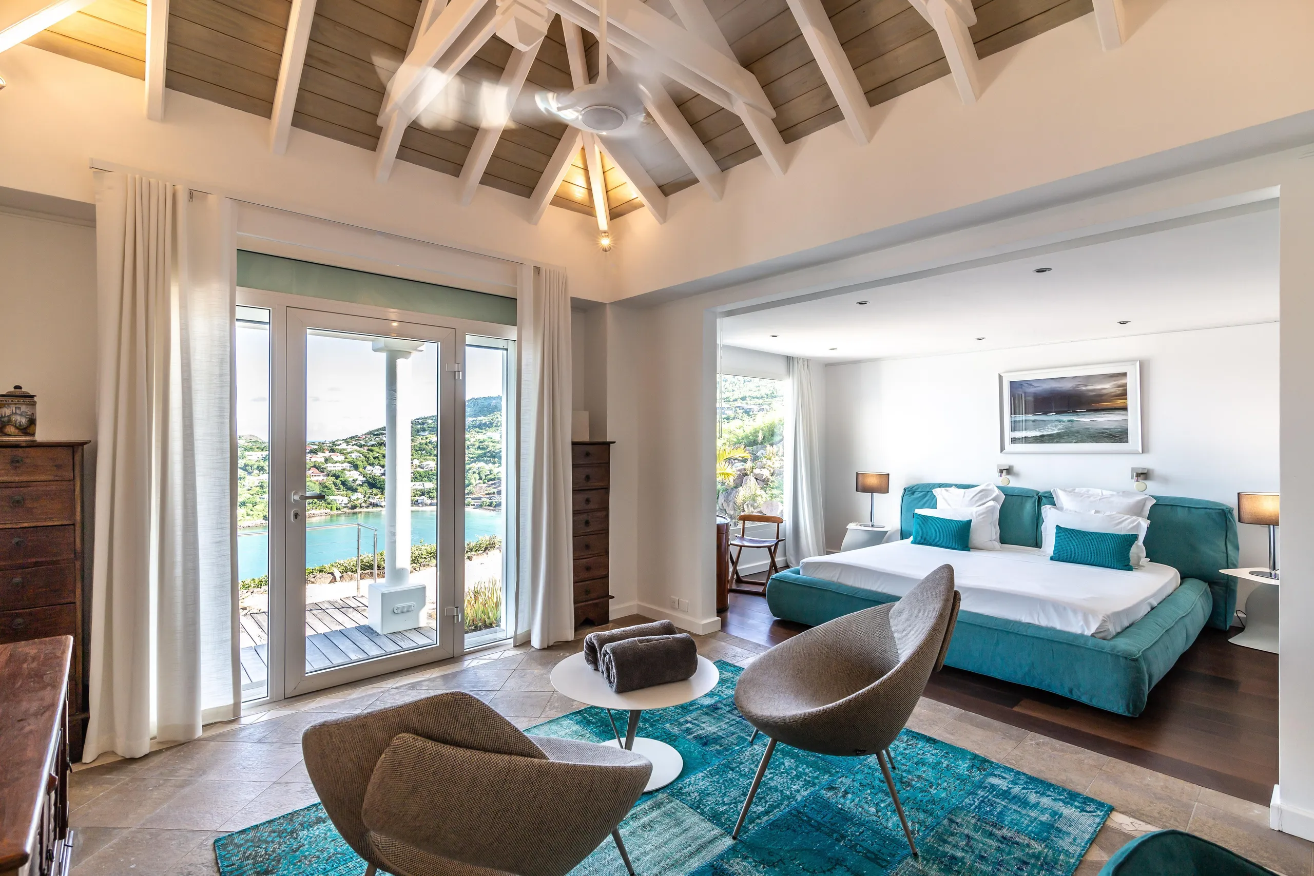 Magnificent Paradise Estate with Private Pool and Walks to Beach — photograph 10