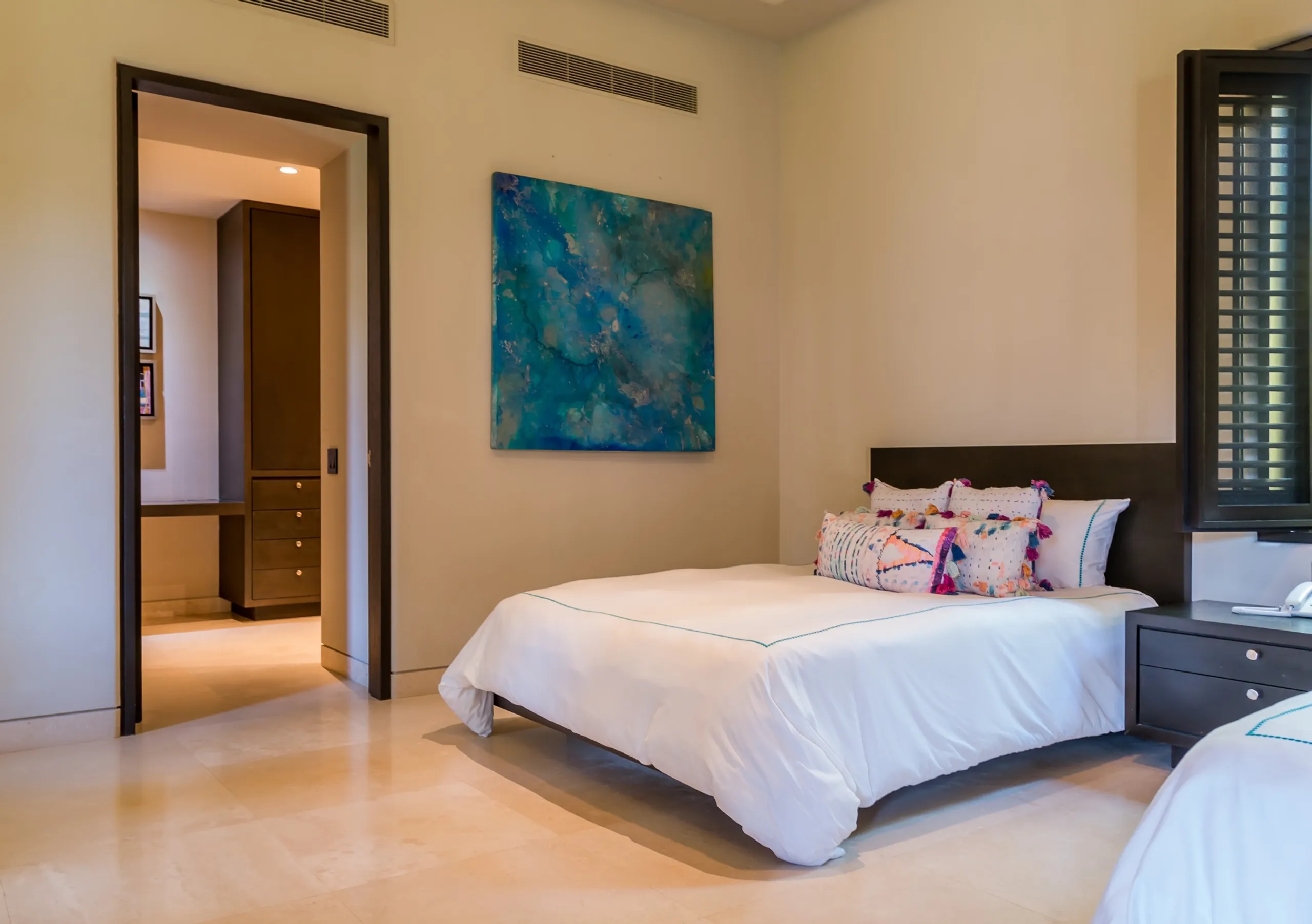 Calming Oceanview Villa with Private Infinity Pool, and Firepit — photograph 8
