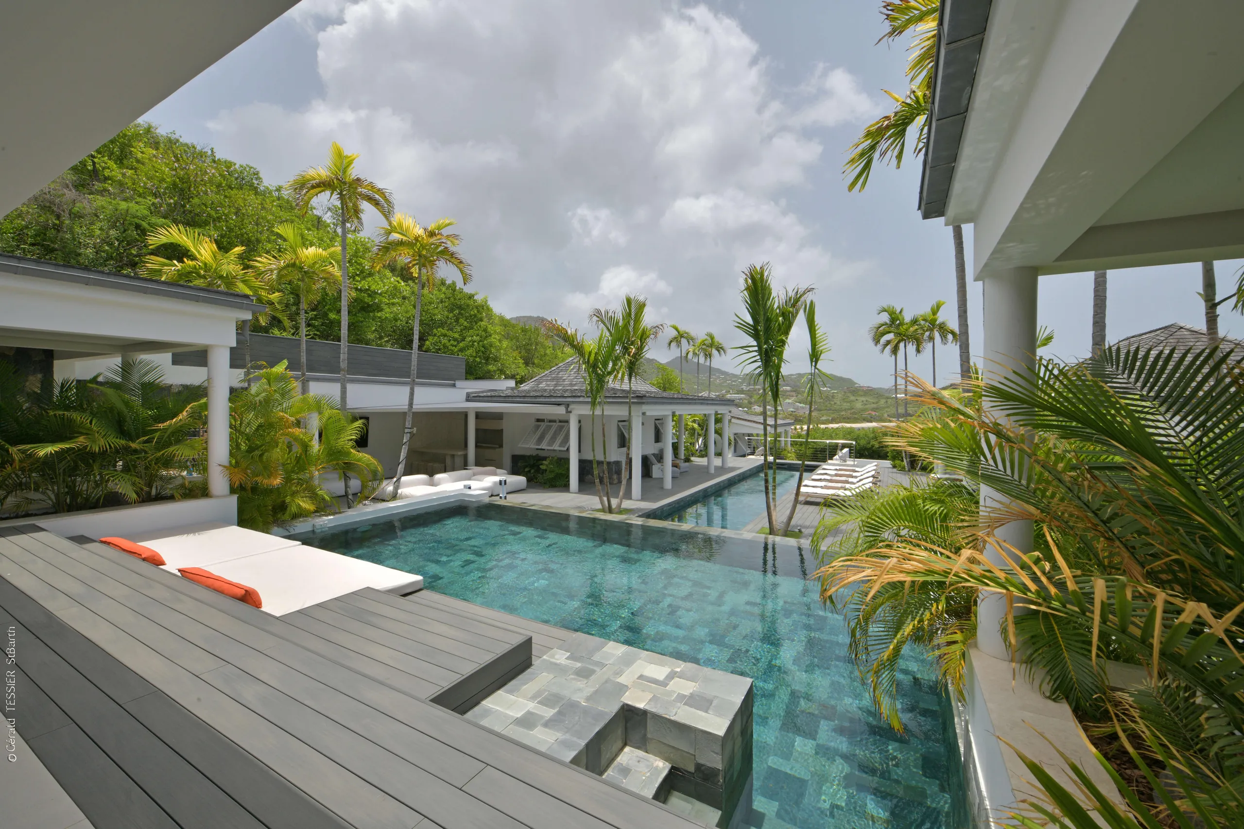 Caribbean Dream: Experience Opulence and Privacy at this Luxury Villa — photograph 3