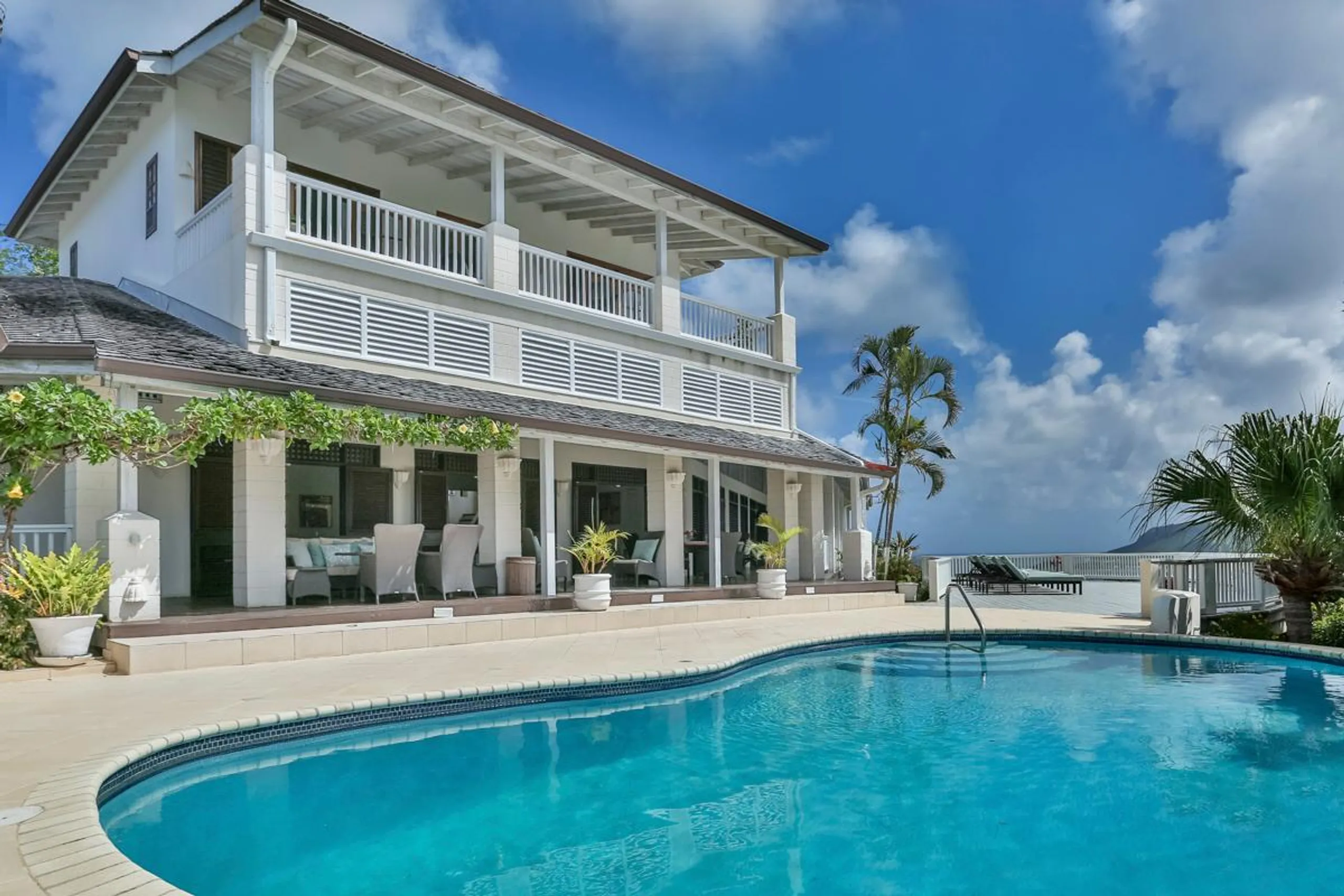 Ornate 7BR Villa with Pool and Views of the Atlantic and Caribbean Seas — photograph 3