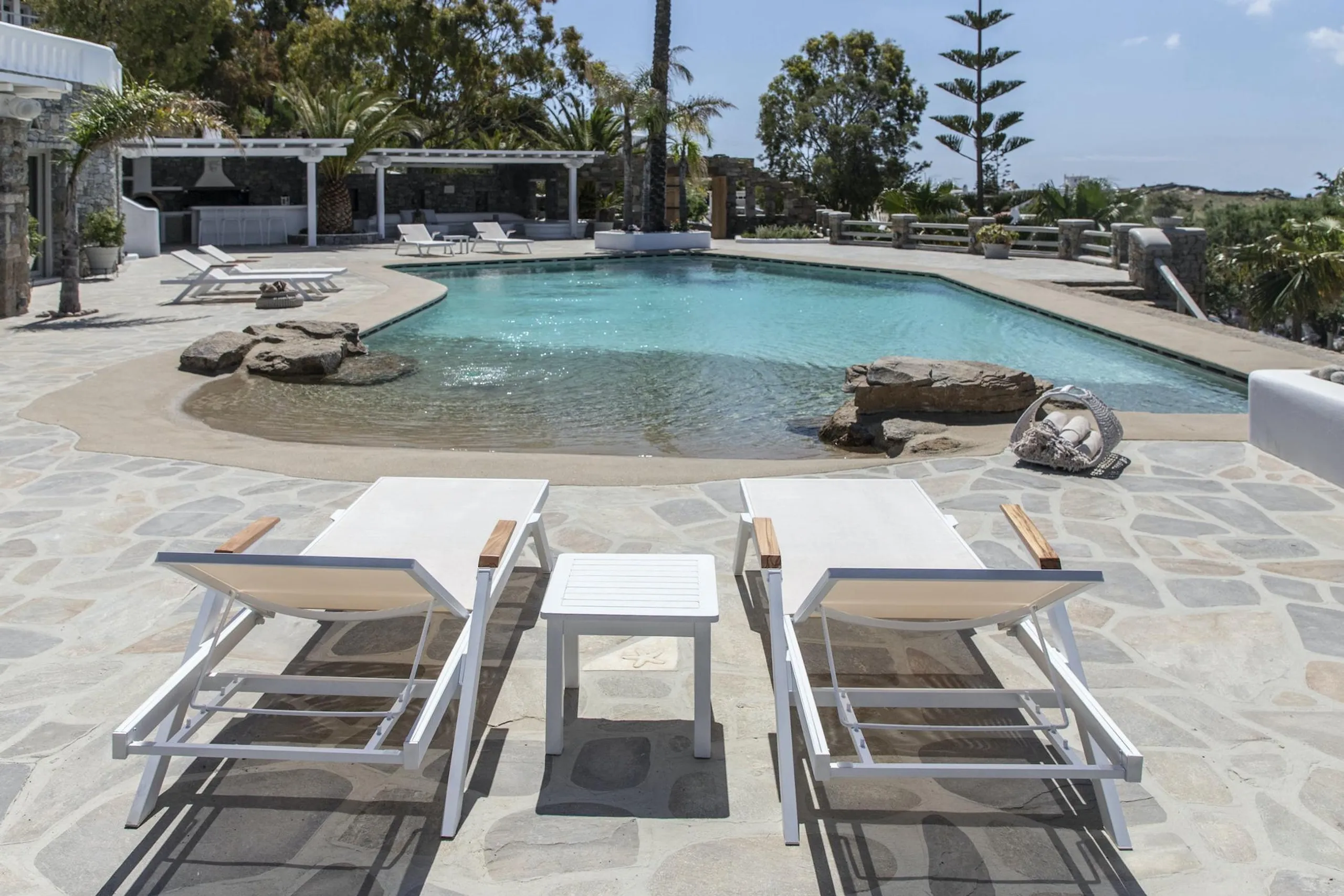 Refined Mykonos Paradise Estate with Private Pool and Outdoor Kitchen — photograph 6