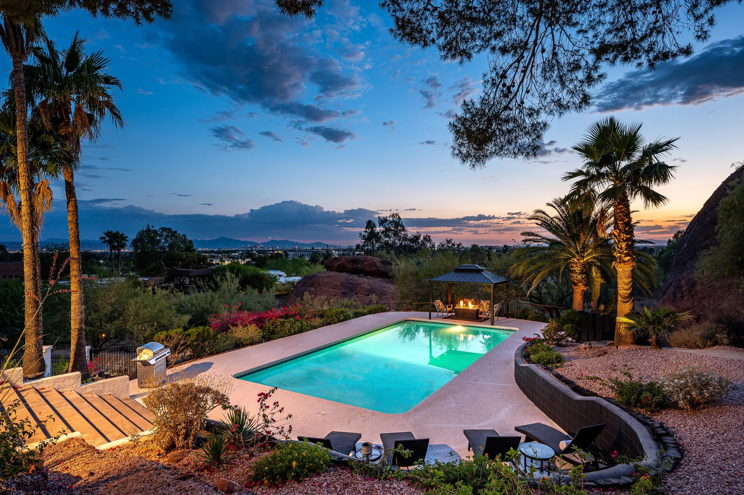 Sophisticated Mid-Century Villa with Private Pool, Hot Tub, and City Views — photograph 7