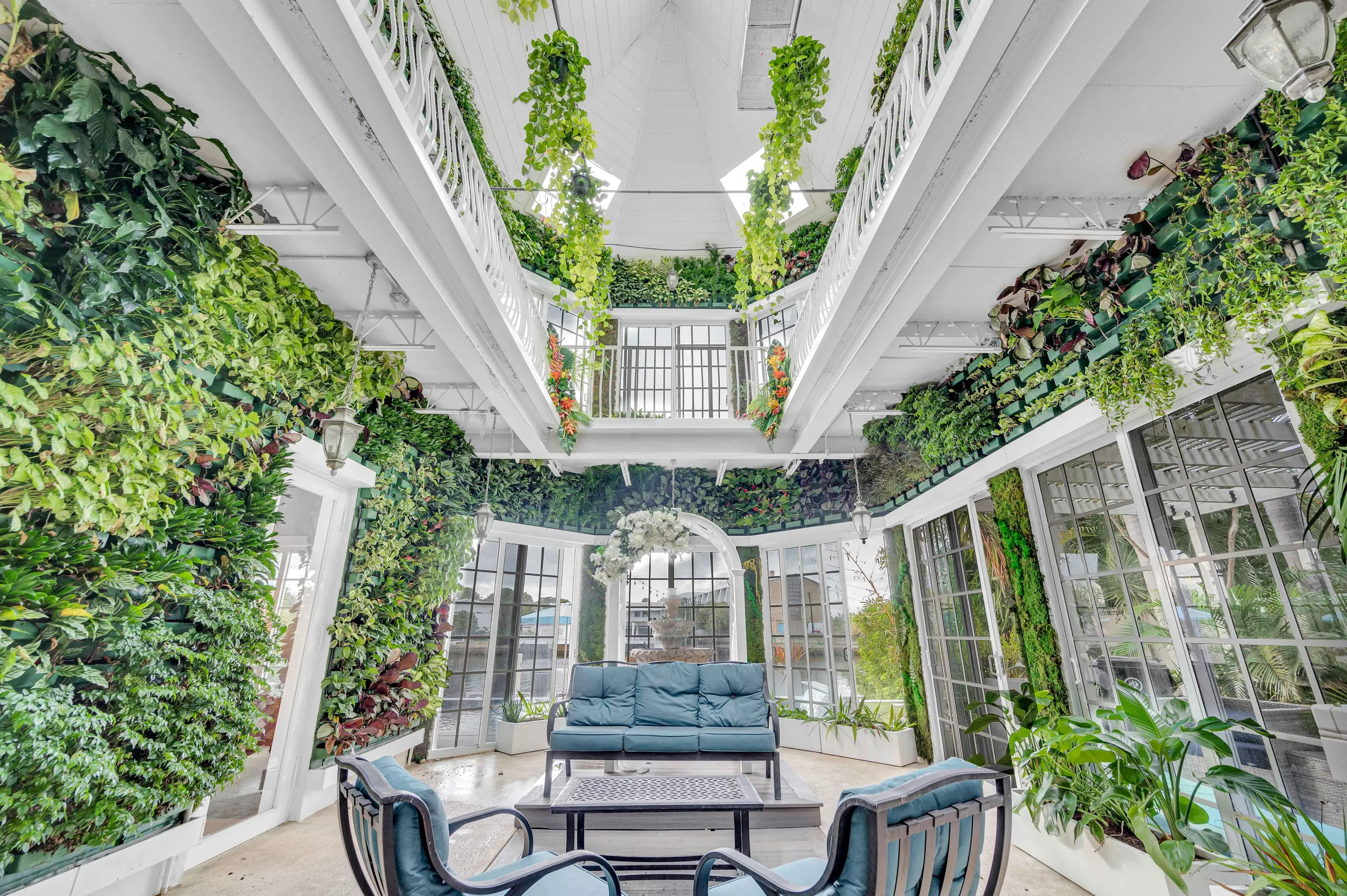 Majestic Contemporary Castle with Canal View & Access and Living Greenhouse — photograph 4
