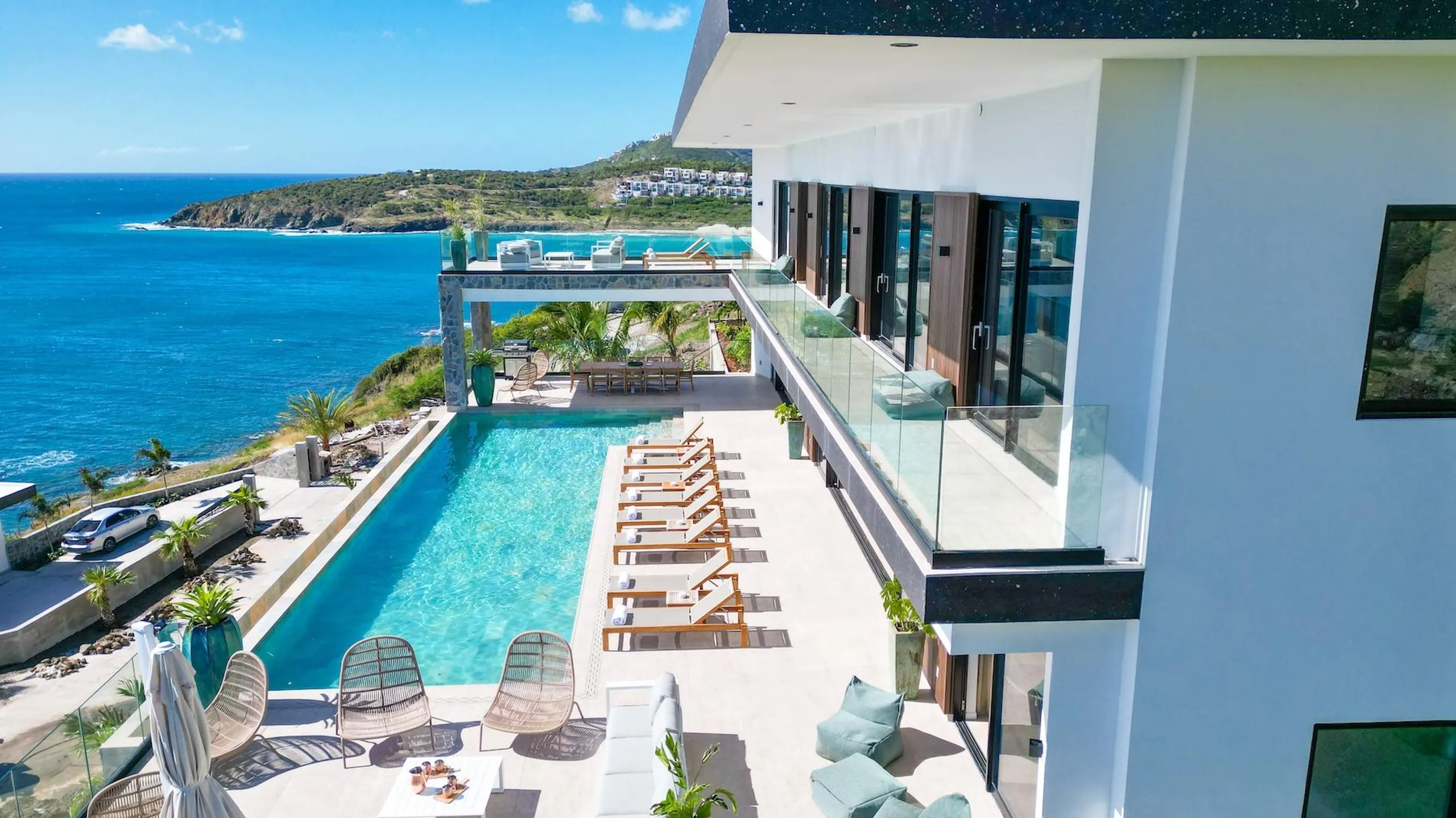 Indigo Bay Villa: A Masterpiece of Modern Design on Sint Maarten's Coast — photograph 2