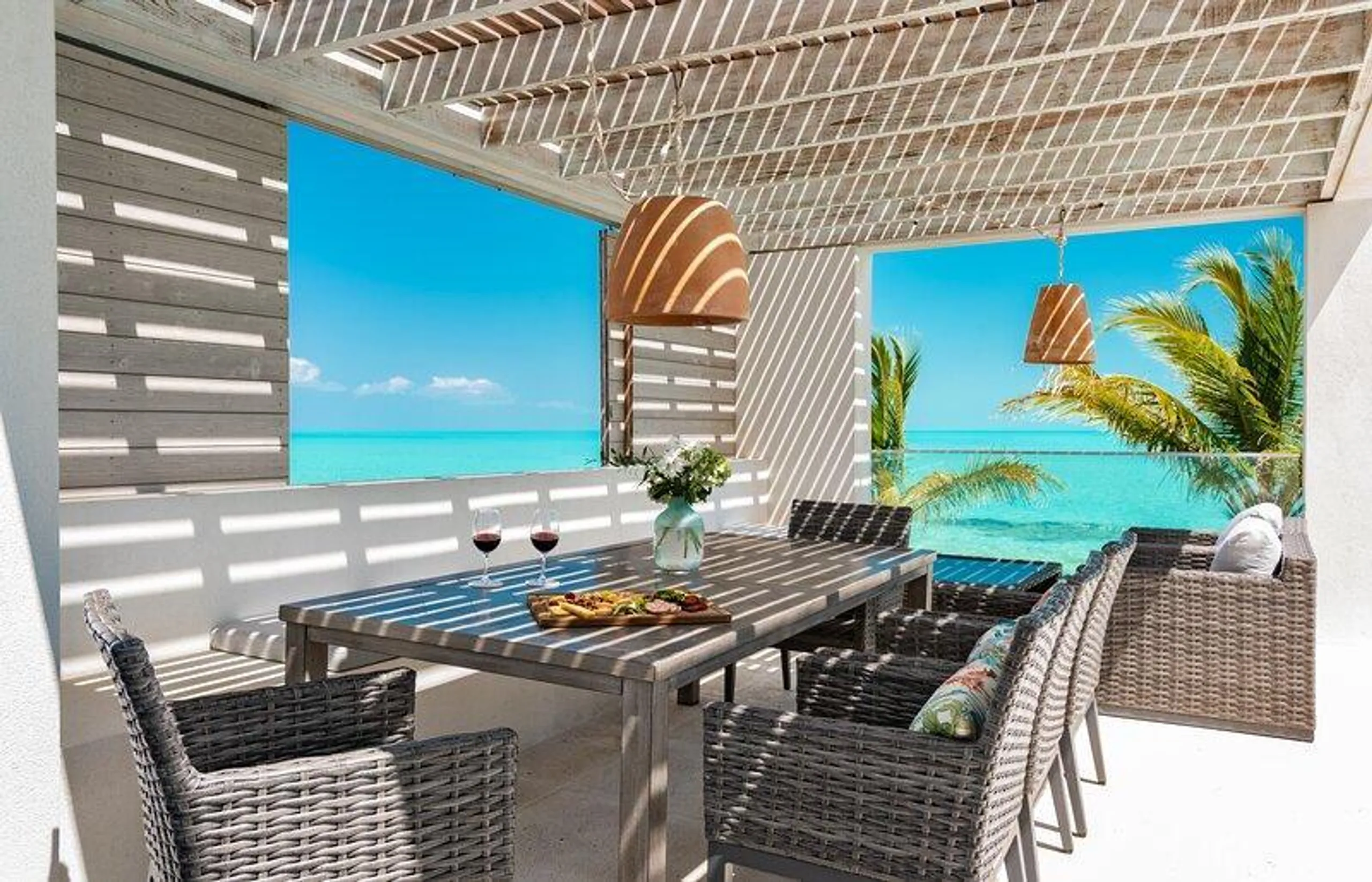 Turks and Caicos Grand Luxury Oceanfront Vacation Villa with Breathtaking Views — photograph 6