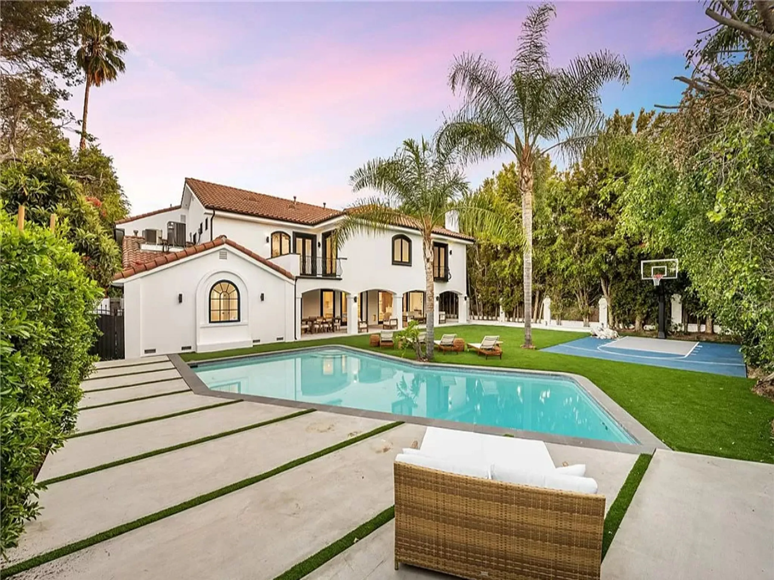 Classic Sherman Oaks Estate with Tennis Court, Los Angeles