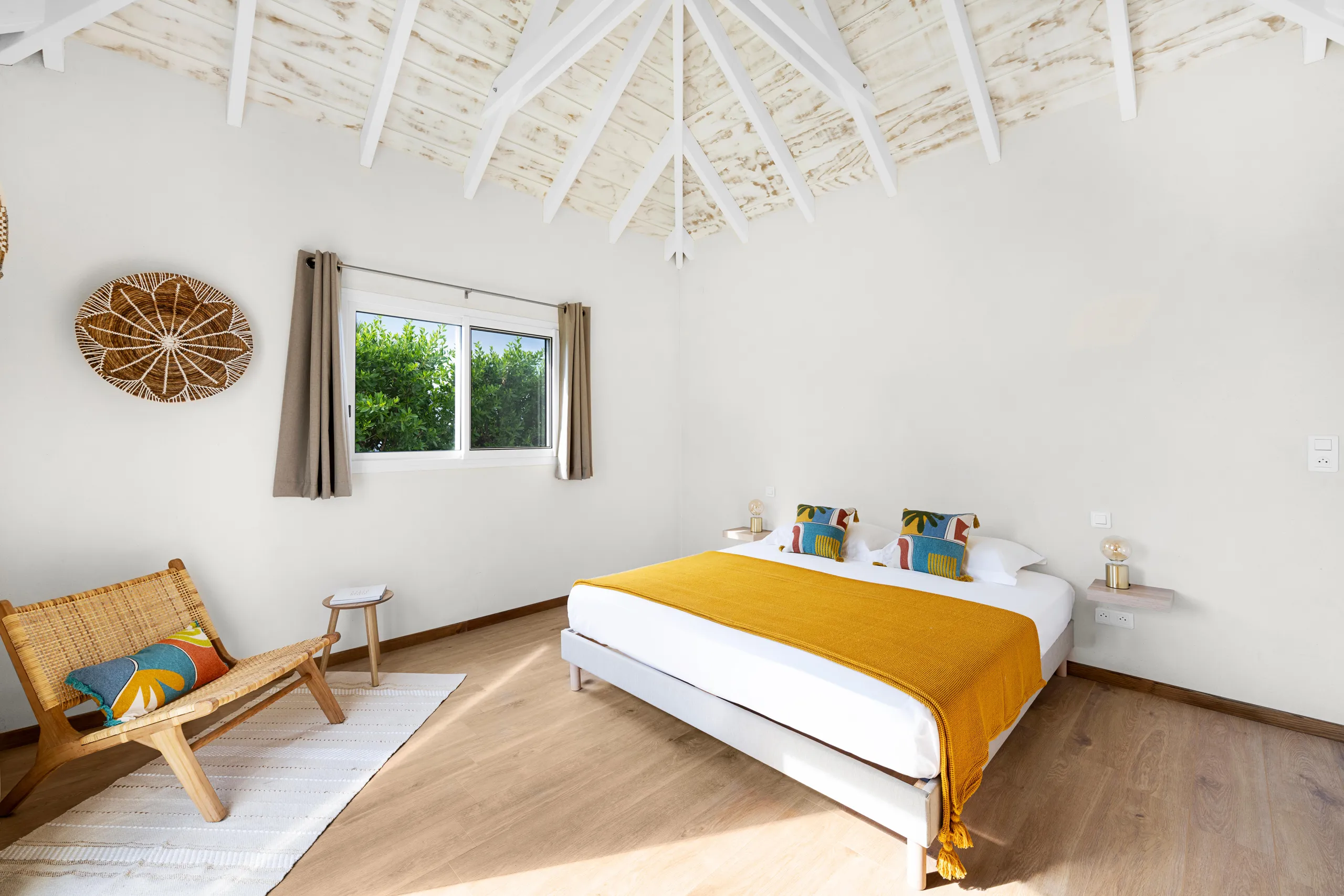 Exquisite Flamands Villa with Rejuvenating Pool and Ocean Views — photograph 12
