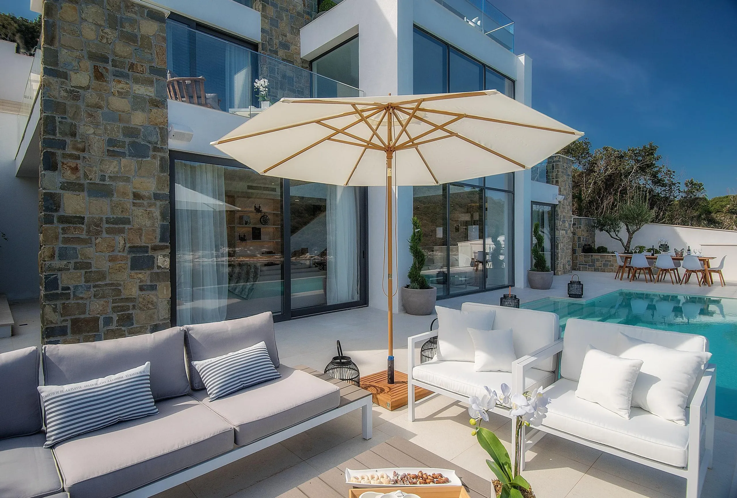 Grand Intense Villa with High End Beachfront — photograph 9