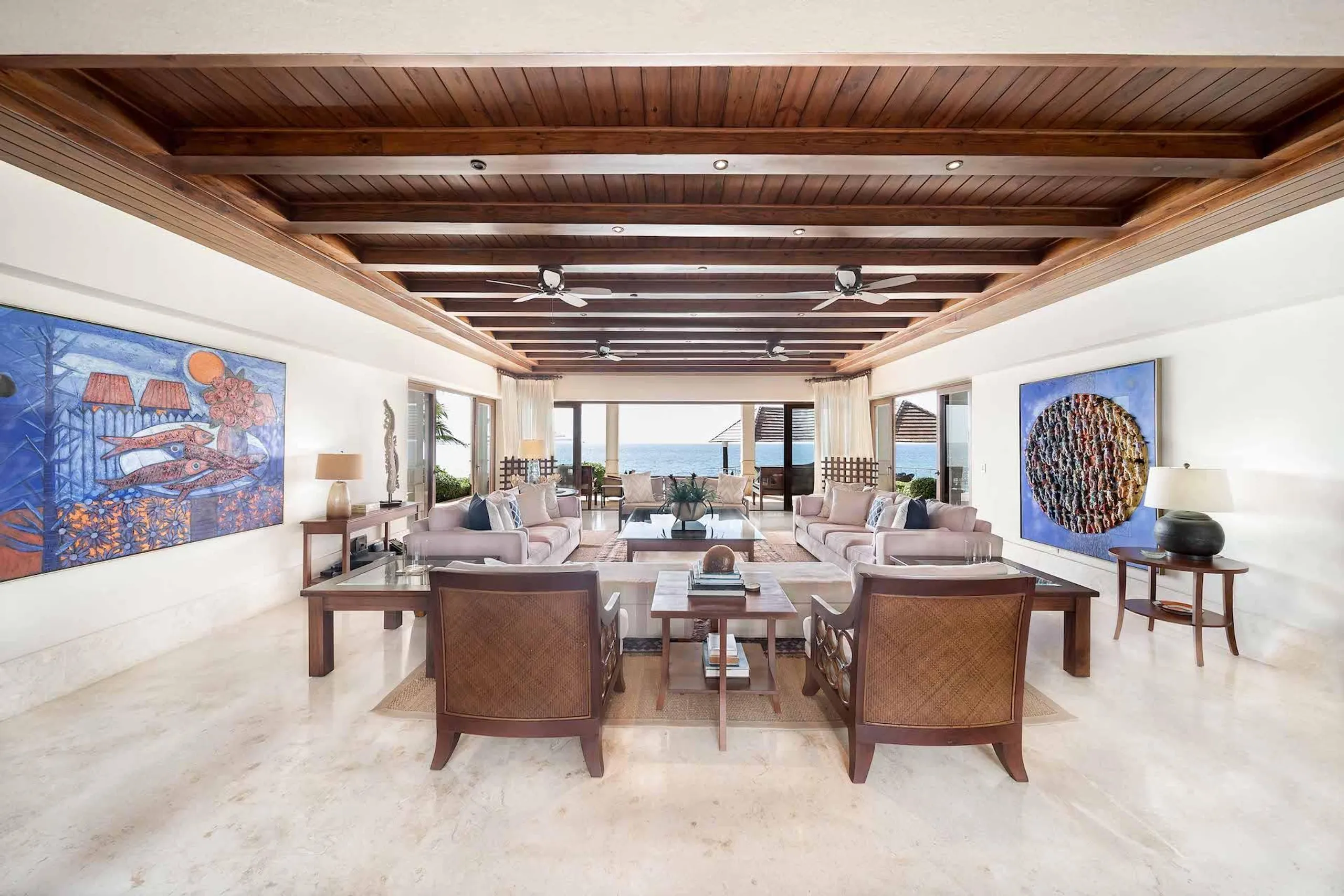 Breathtaking Oceanfront Villa with Swimming Pool and Gazebo — photograph 7