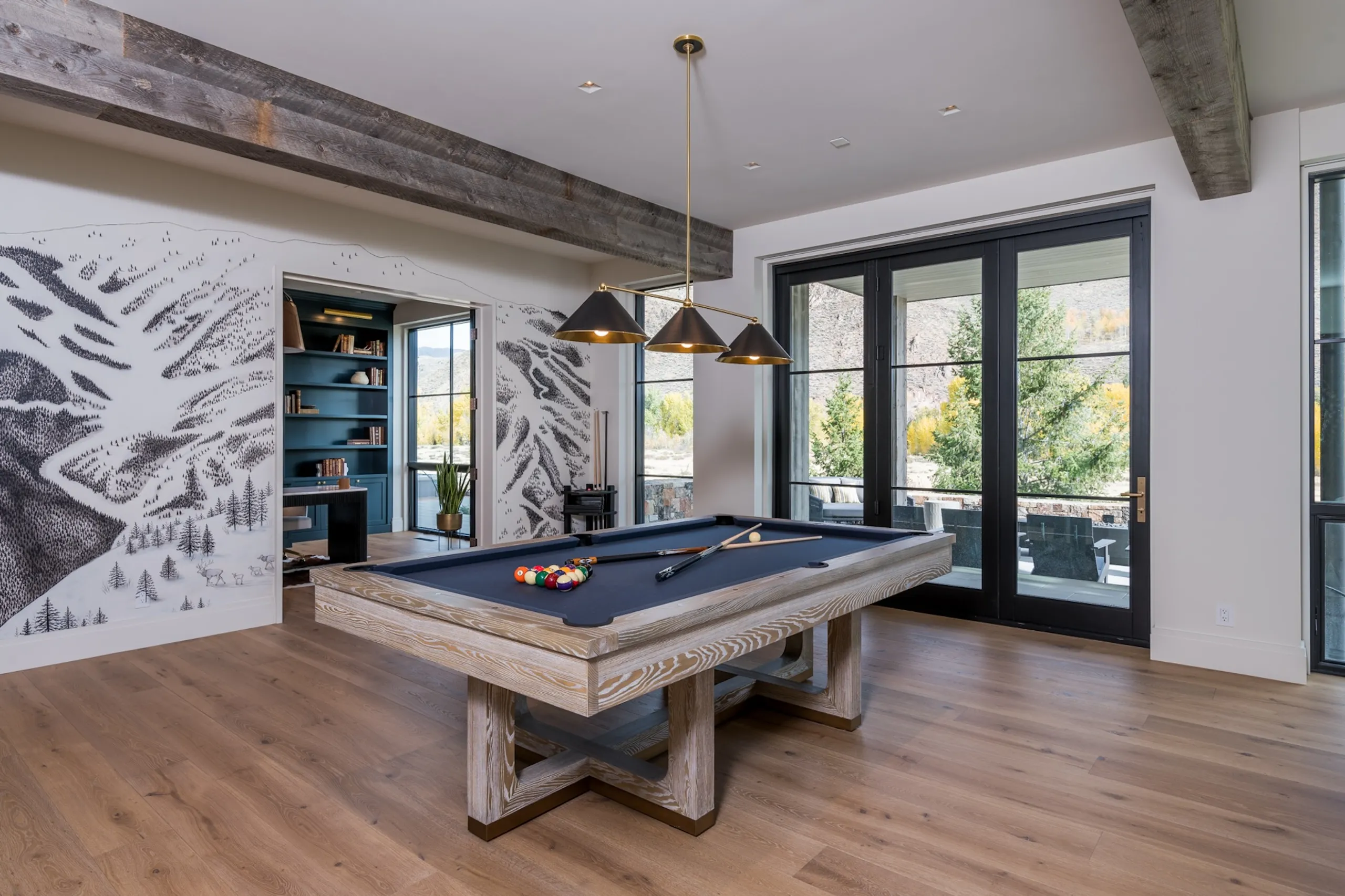 Gorgeous Ketchum Villa with Hot Tub, Game Room & Mountain Views — photograph 11