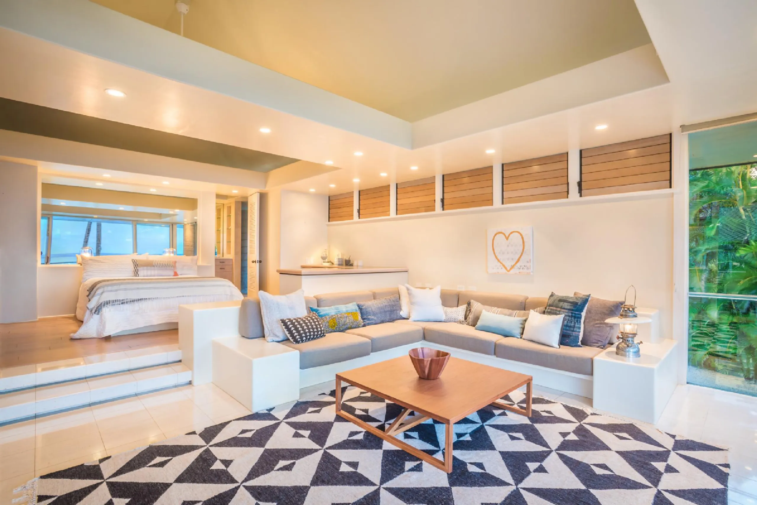 Anini Beach Front Villa with Tropical Ocean Views — photograph 4