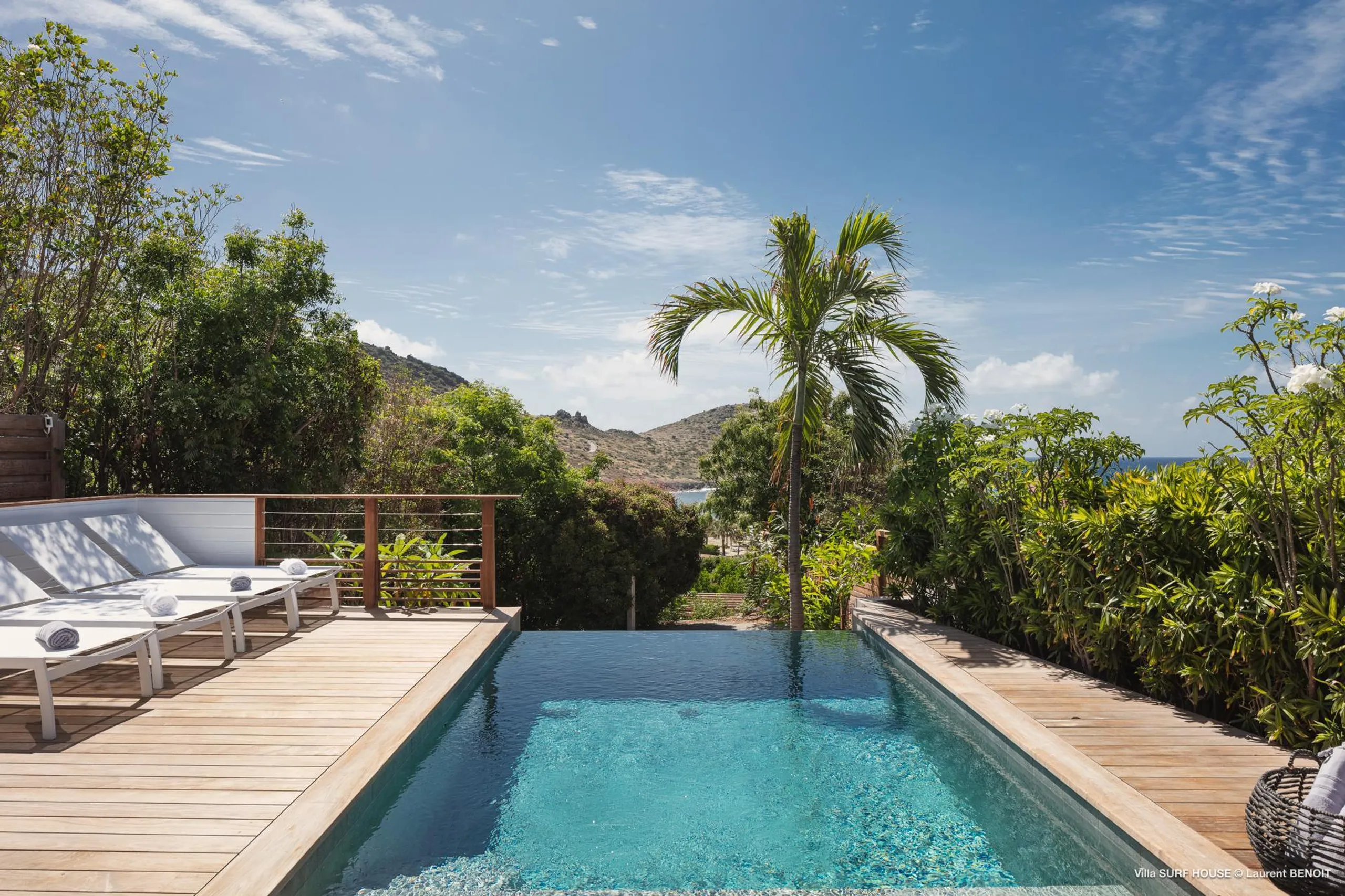Lush and Luxurious Oceanside Villa in Toiny with Infinity Pool and Ocean Views — photograph 3
