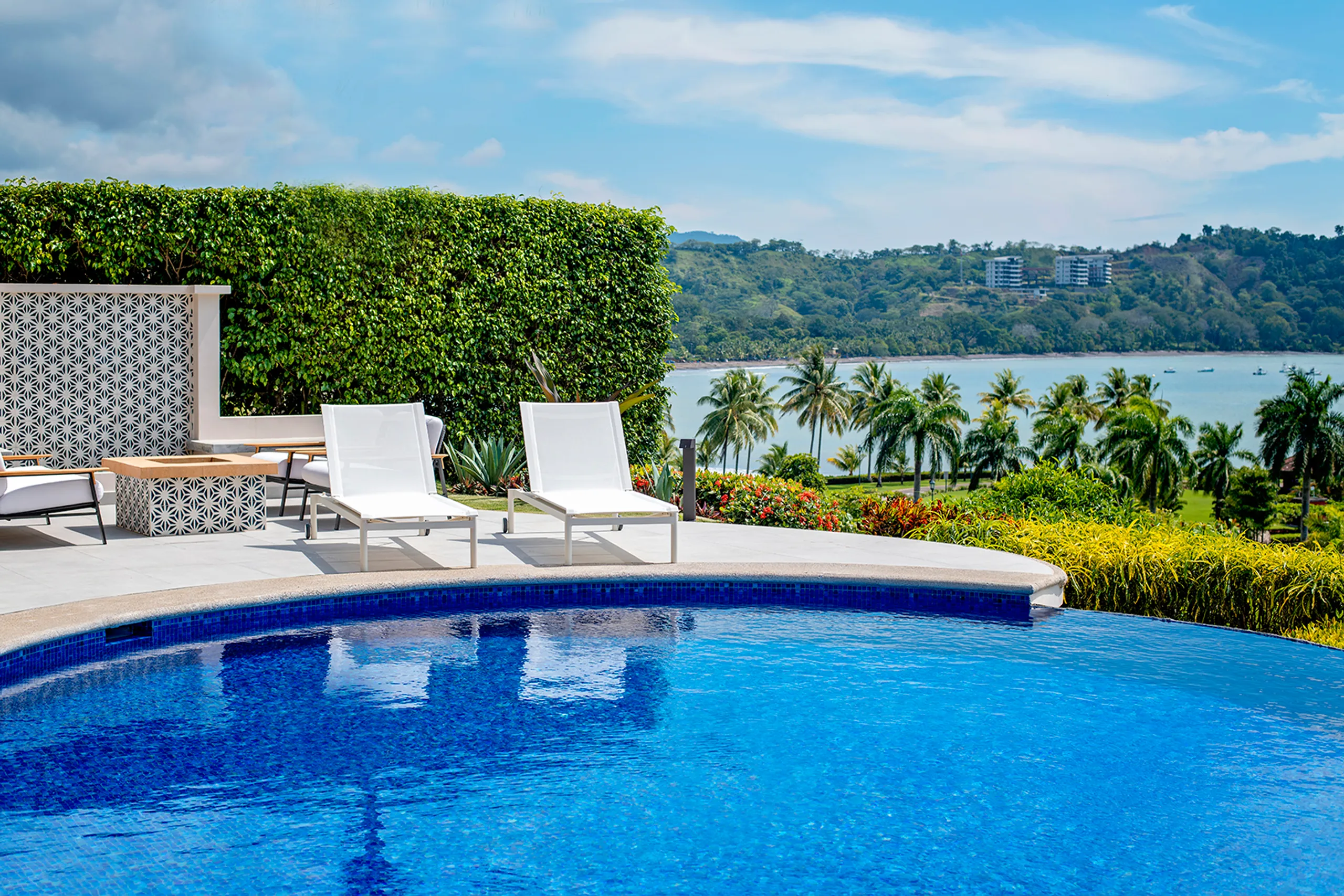 Stunning Los Sueños Villa with Private Infinity Pool, and Ocean Views — photograph 3