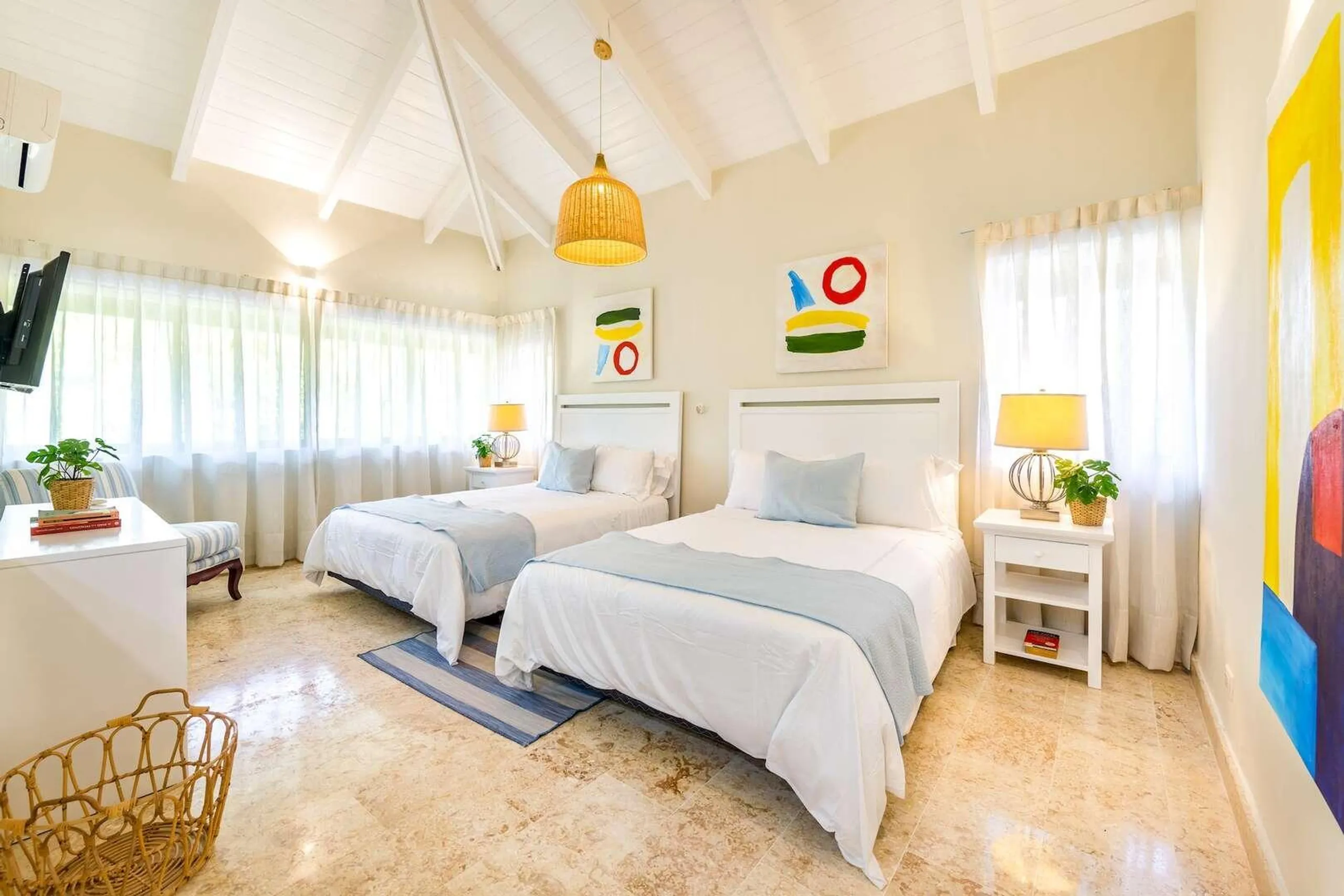 Casa de Campo's Luxe Haven Contemporary Styled Villa with Beach Access — photograph 9