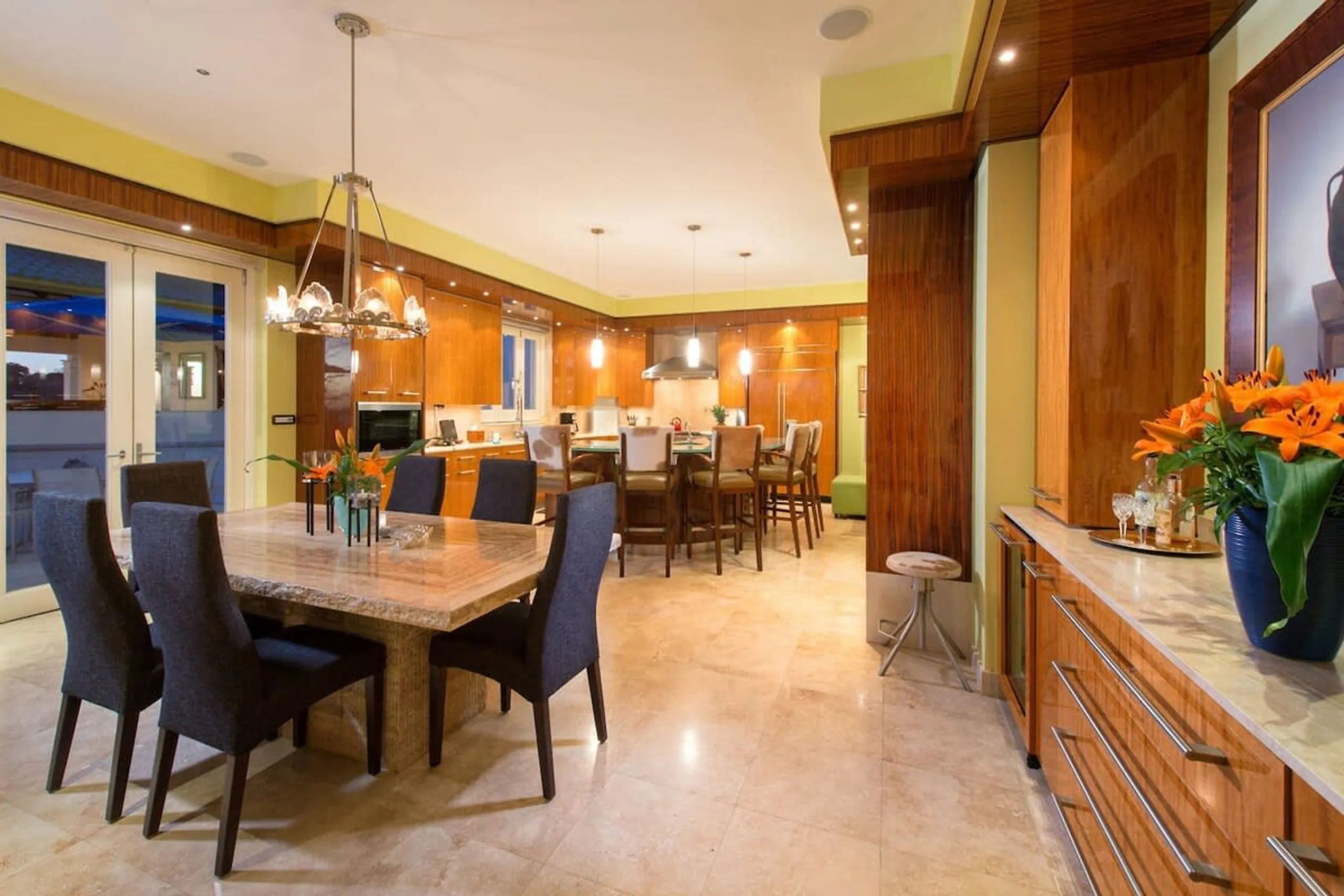 Opulent Beachfront Villa in Flamingo with Private Pool, Private Beach Access and Panoramic Ocean Views — photograph 10