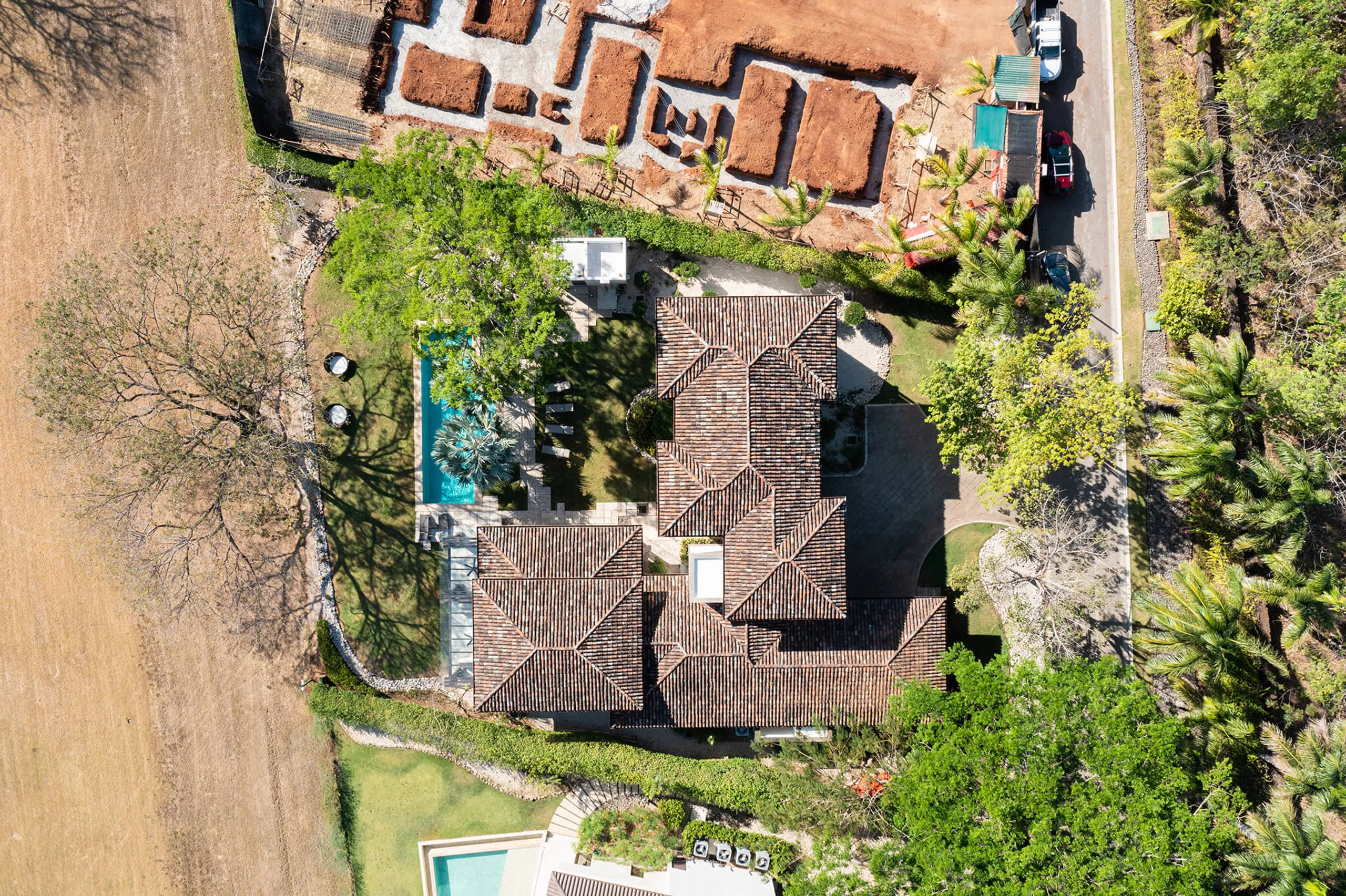 Elegant Hacienda Pinilla Villa with Private Pool, Beach Access, and Golf Course Views — photograph 5