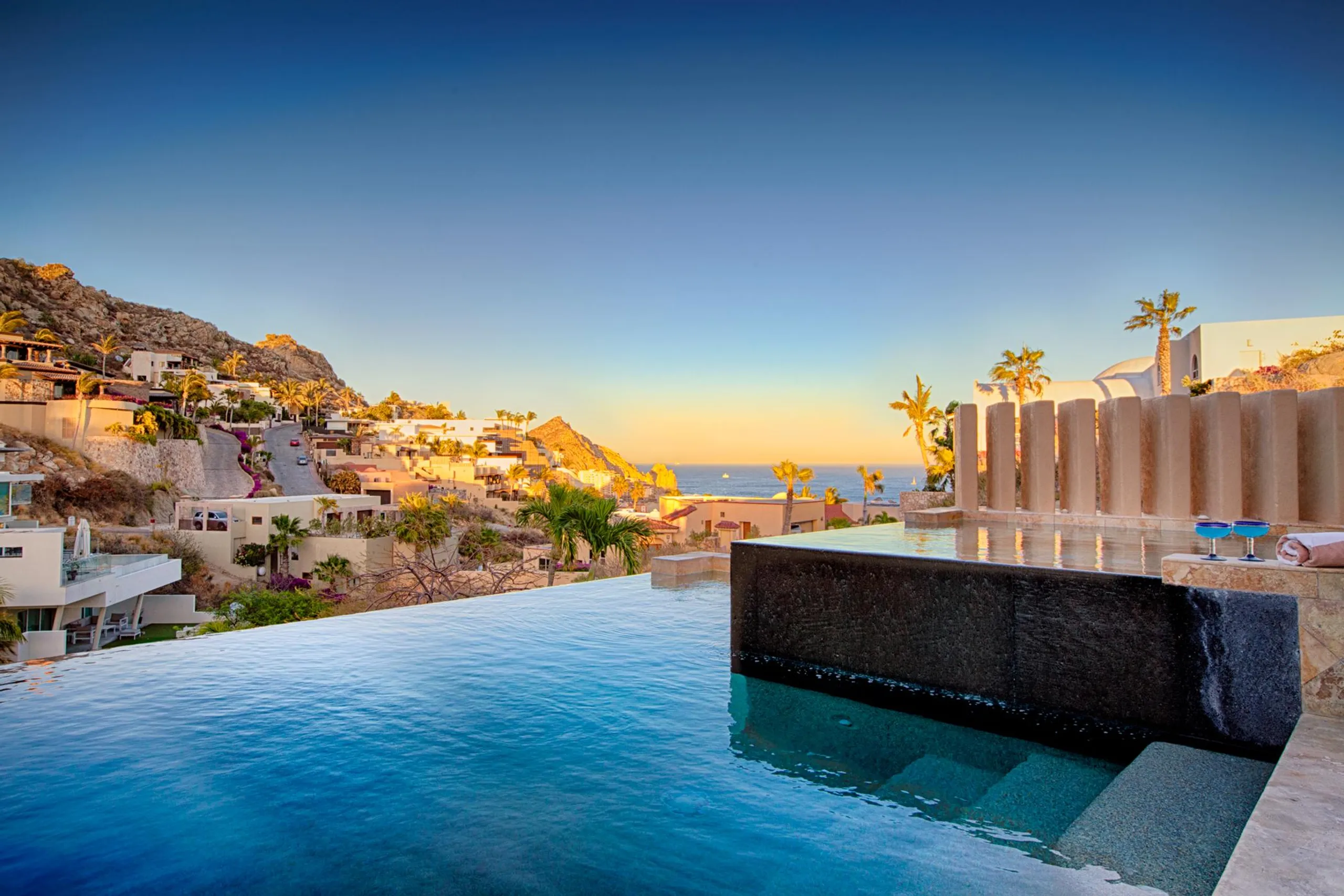Pedregal New Construction Luxury Estate with Infinity Pool, Hot Tub and Sweeping Views — photograph 6