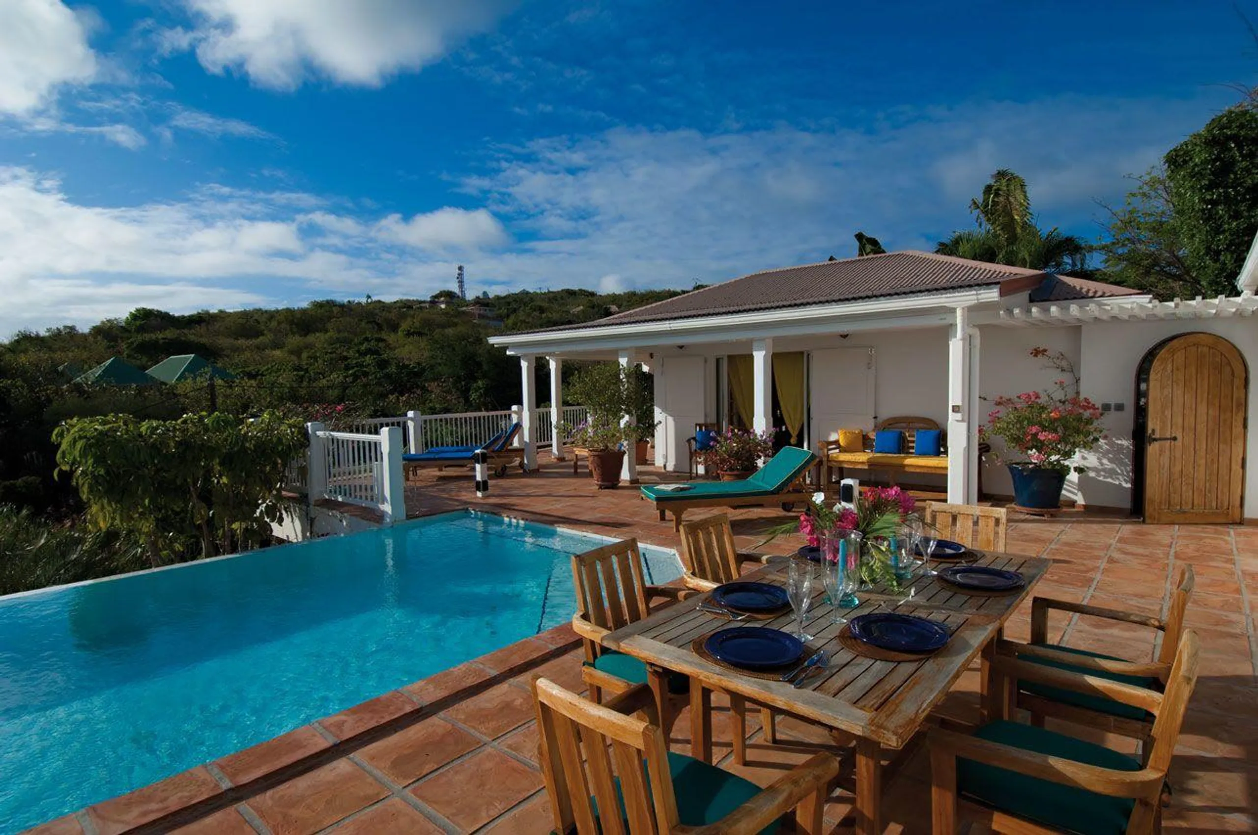 Lavish Summer Villa with Ocean View and 3 Bedrooms — photograph 9