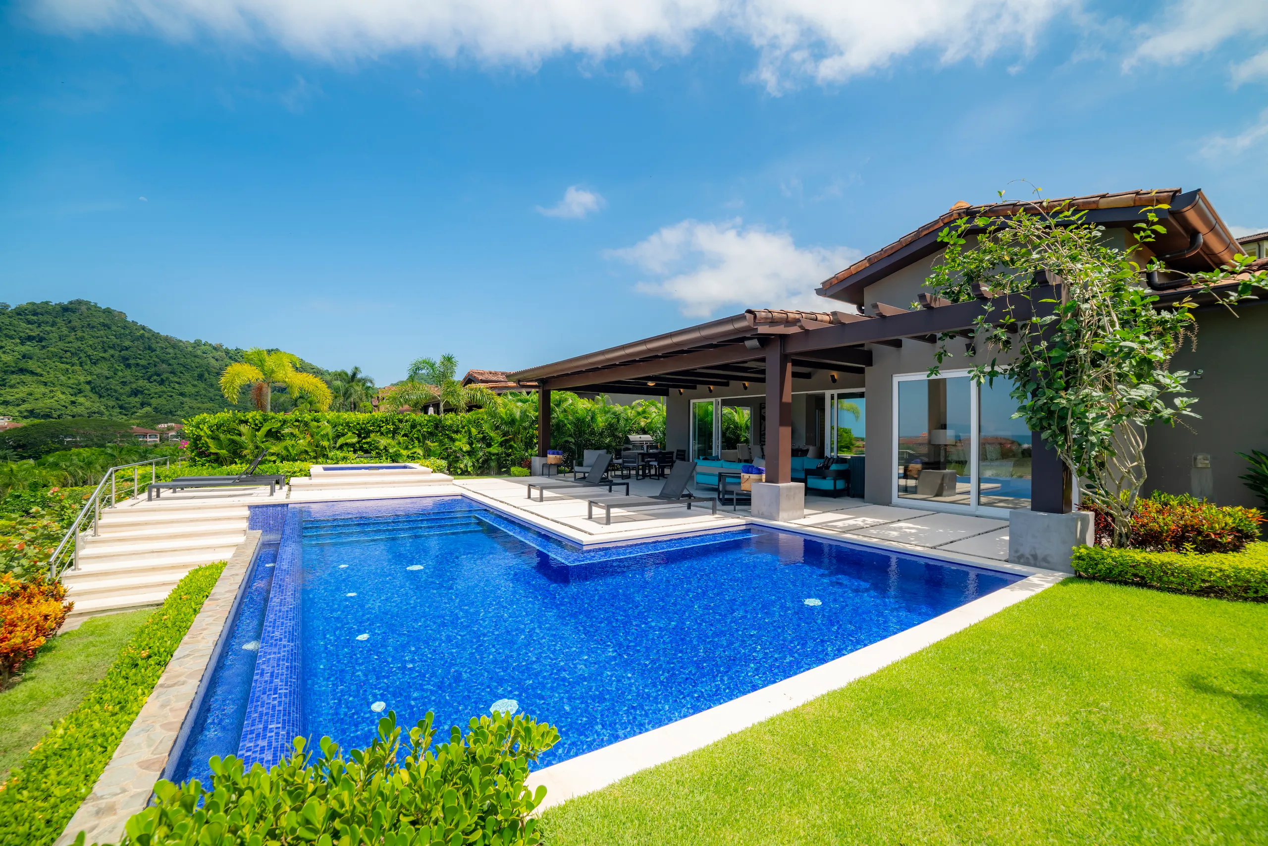 Stunning 6 BDR Los Suenos Villa with Infinity Pool — photograph 6