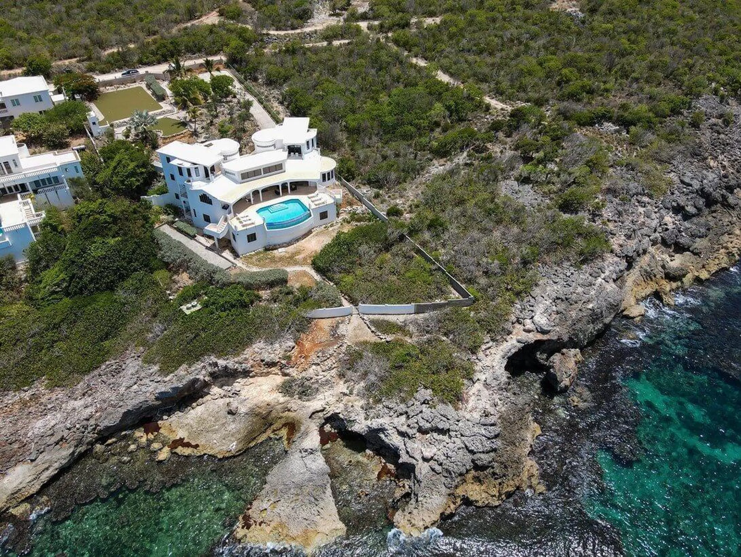 Majestic Anguilla Oceanfront Villa with Infinity Pool & Panoramic Views, Shoal Bay