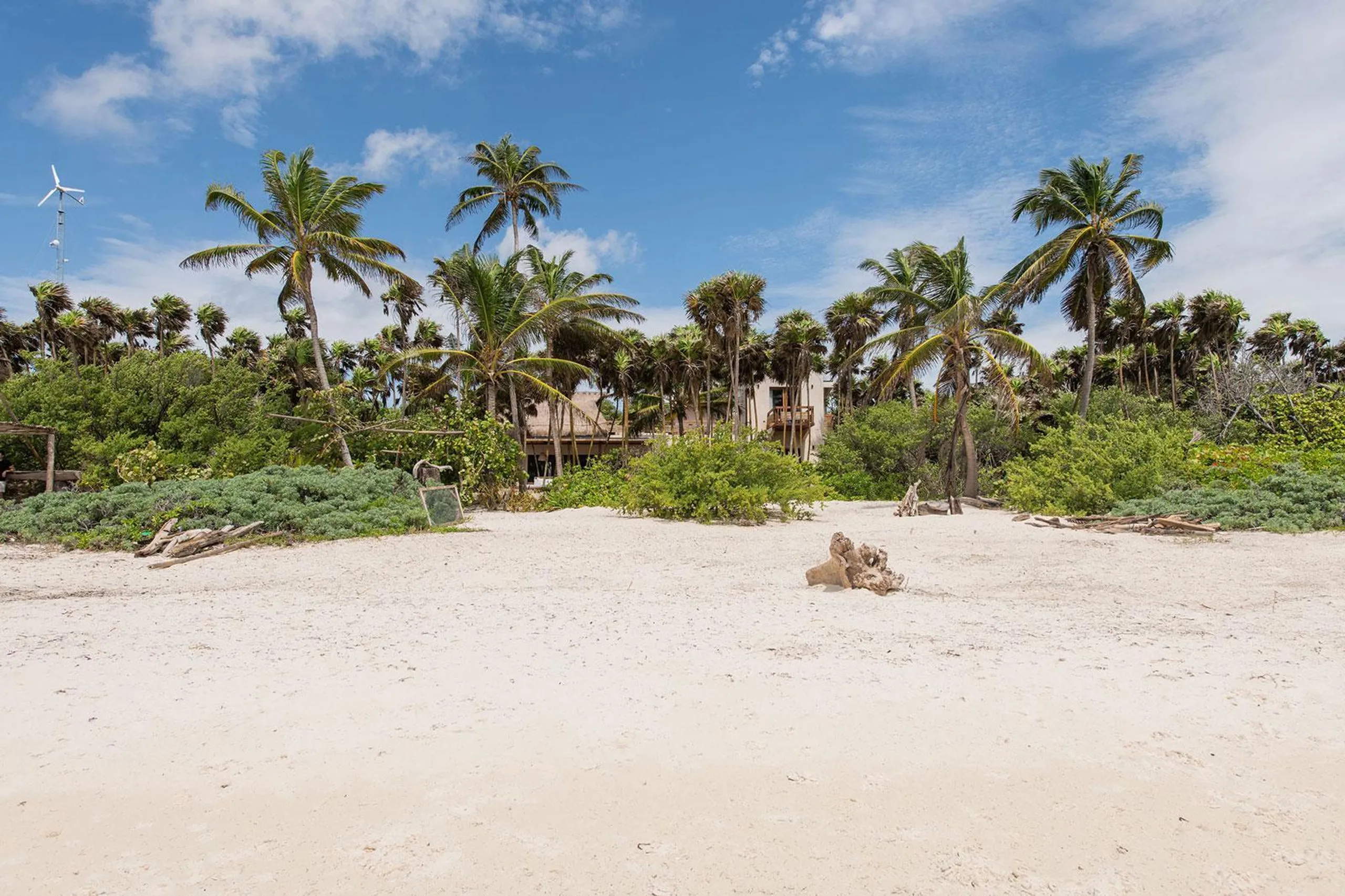 Unforgettable Beach Front Eco-Luxe Retreat with Private Pool and Ocean Views — photograph 8
