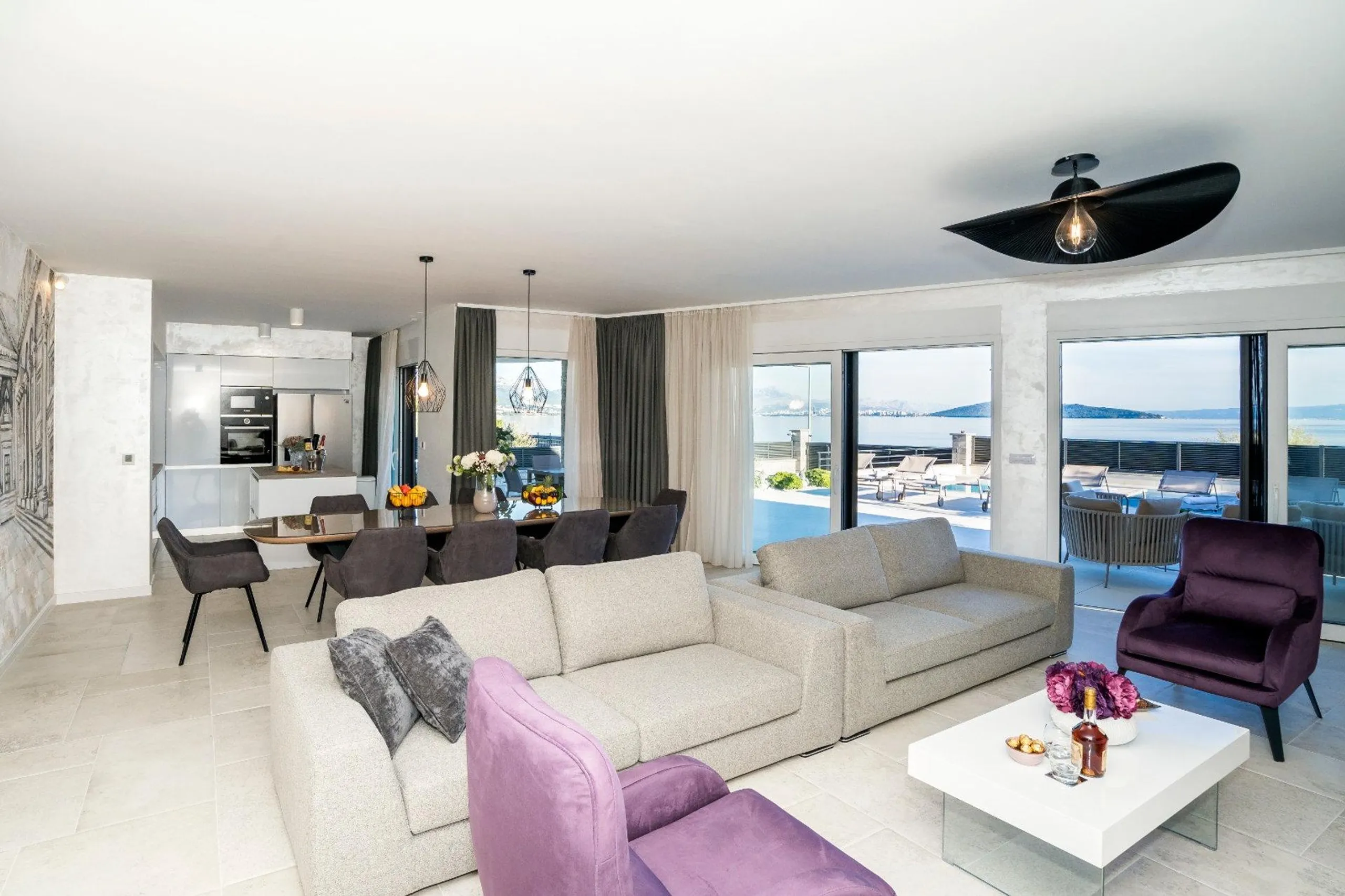 Grandiose Villa with Private Pool and  Breathtaking Sea Views — photograph 12