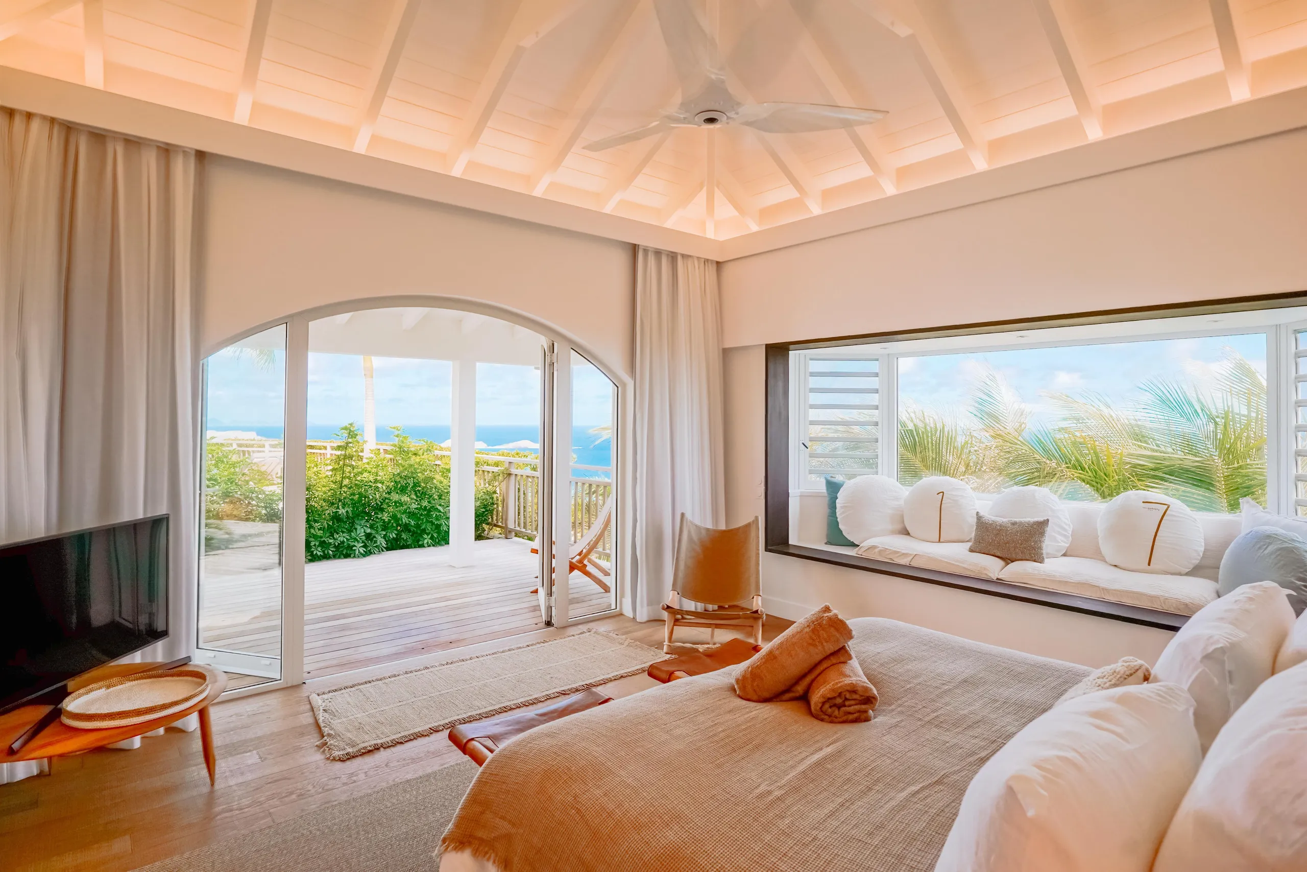 Majestic Paradise Villa with Private Pool and Ocean Views — photograph 8