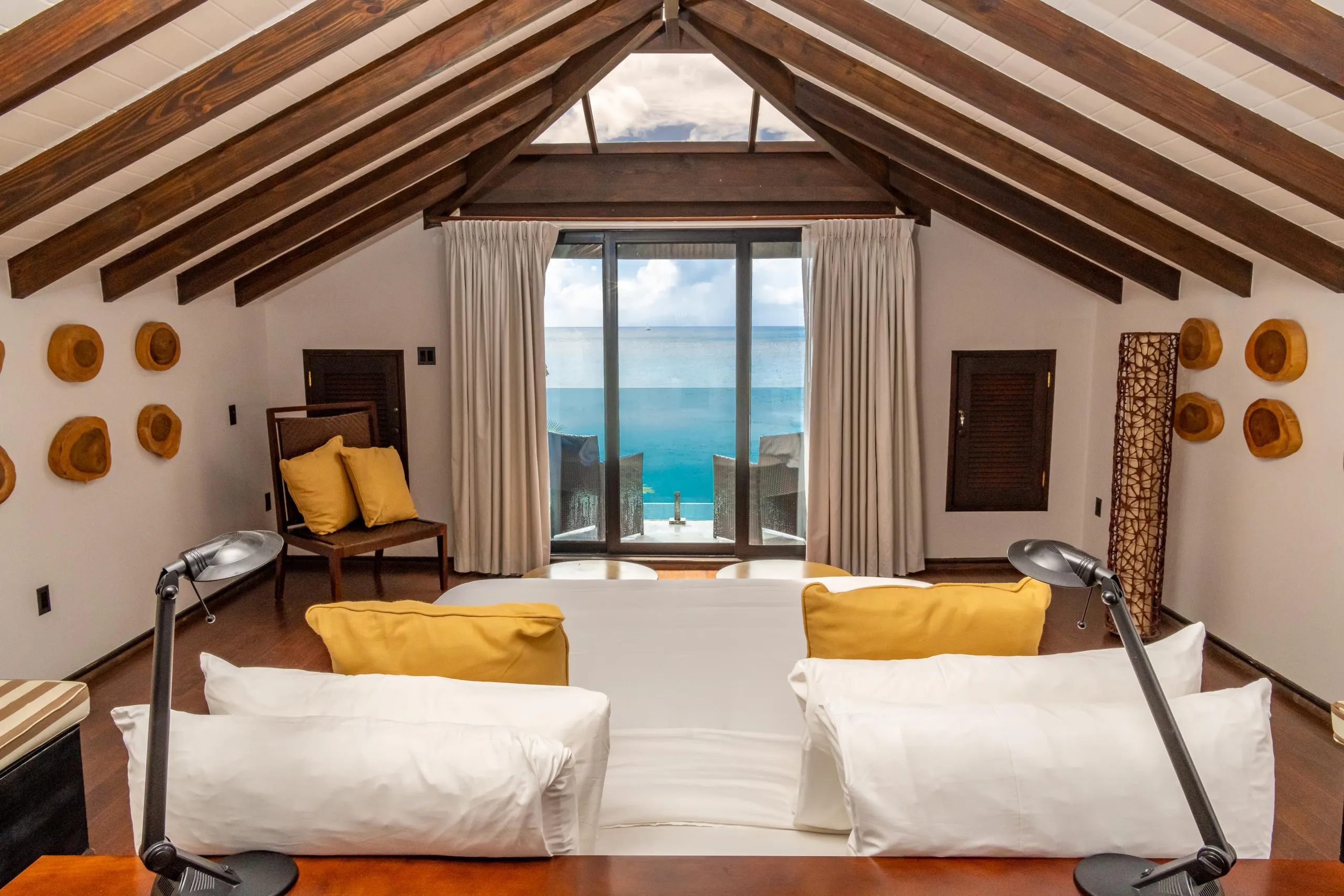 Beachfront Bliss: 3-Bedroom Villa with Pool, BBQ, and Ocean Access — photograph 5