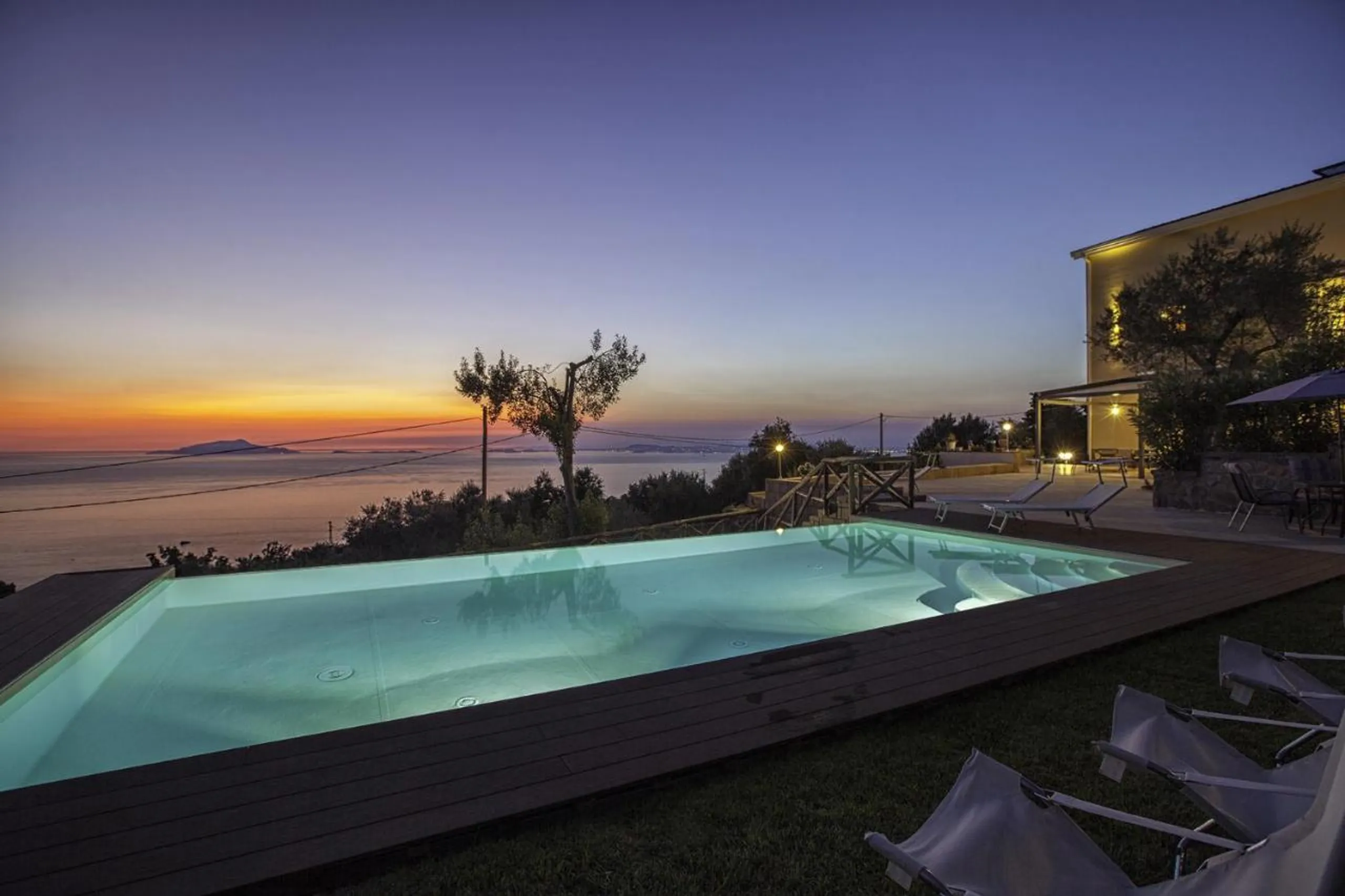 Splendid Almafian Tranquility with Infinity Pool and Panoramic Views — photograph 9