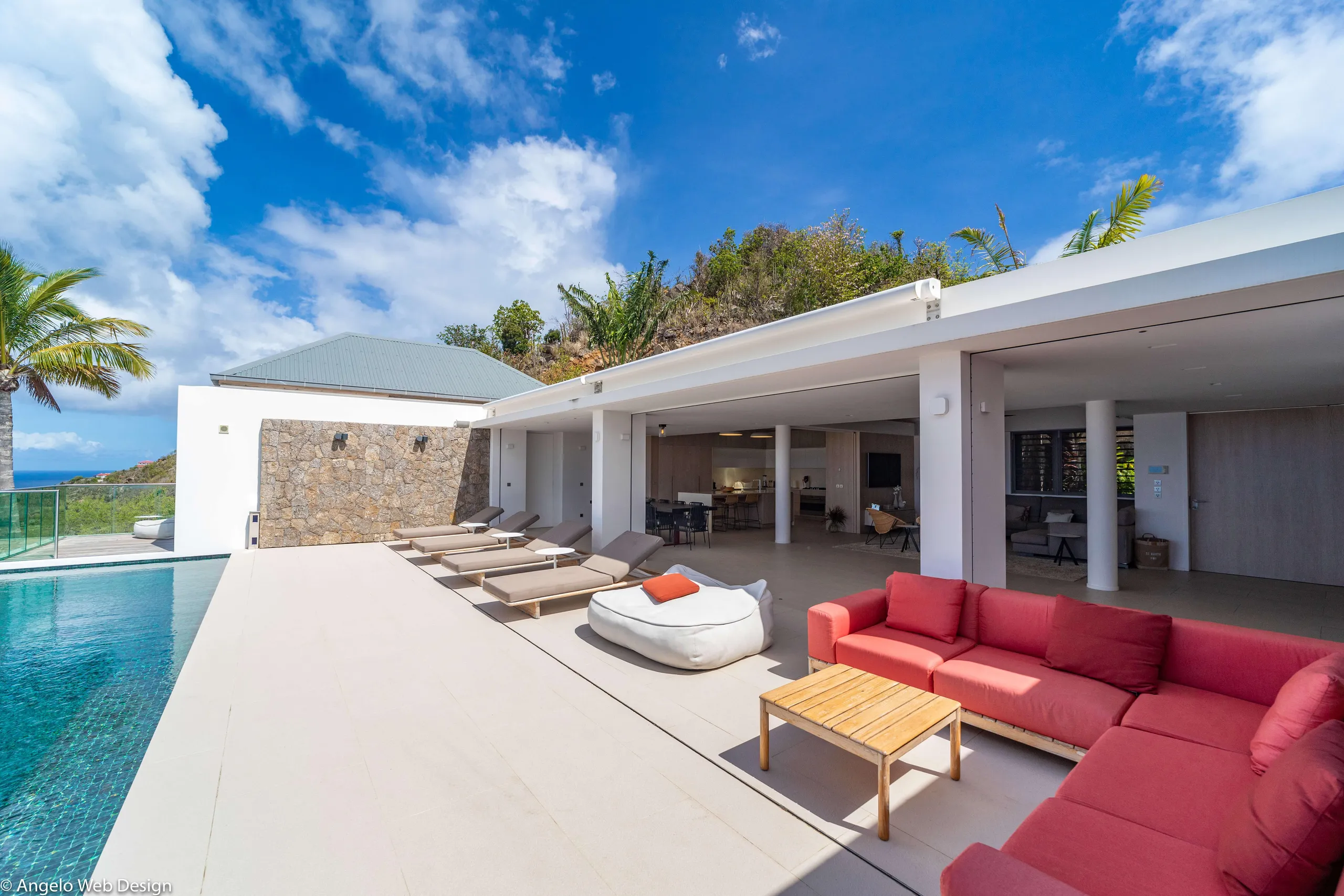 Lavish Caribbean Villa: Mesmerizing Views, Infinity Pool, and Sunset Magic — photograph 10