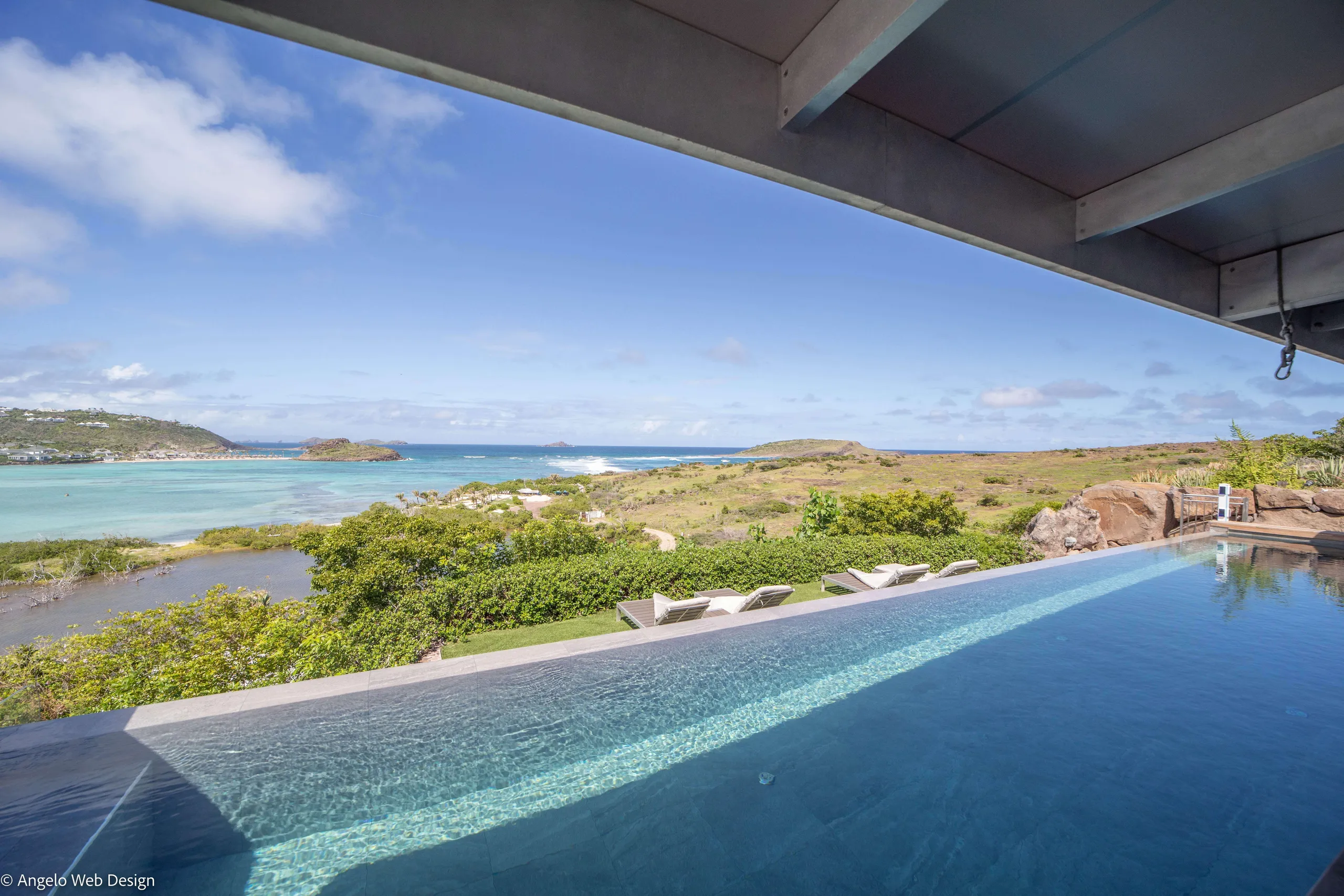 Breathtaking Ocean View Oasis with Infinity Pool and Stunning Ocean Views — photograph 8
