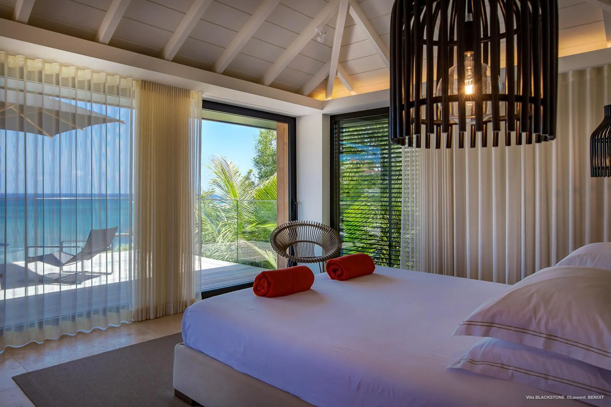 Magnificent Marigot Luxury Estate with Private Pool and Ocean View Dining — photograph 6