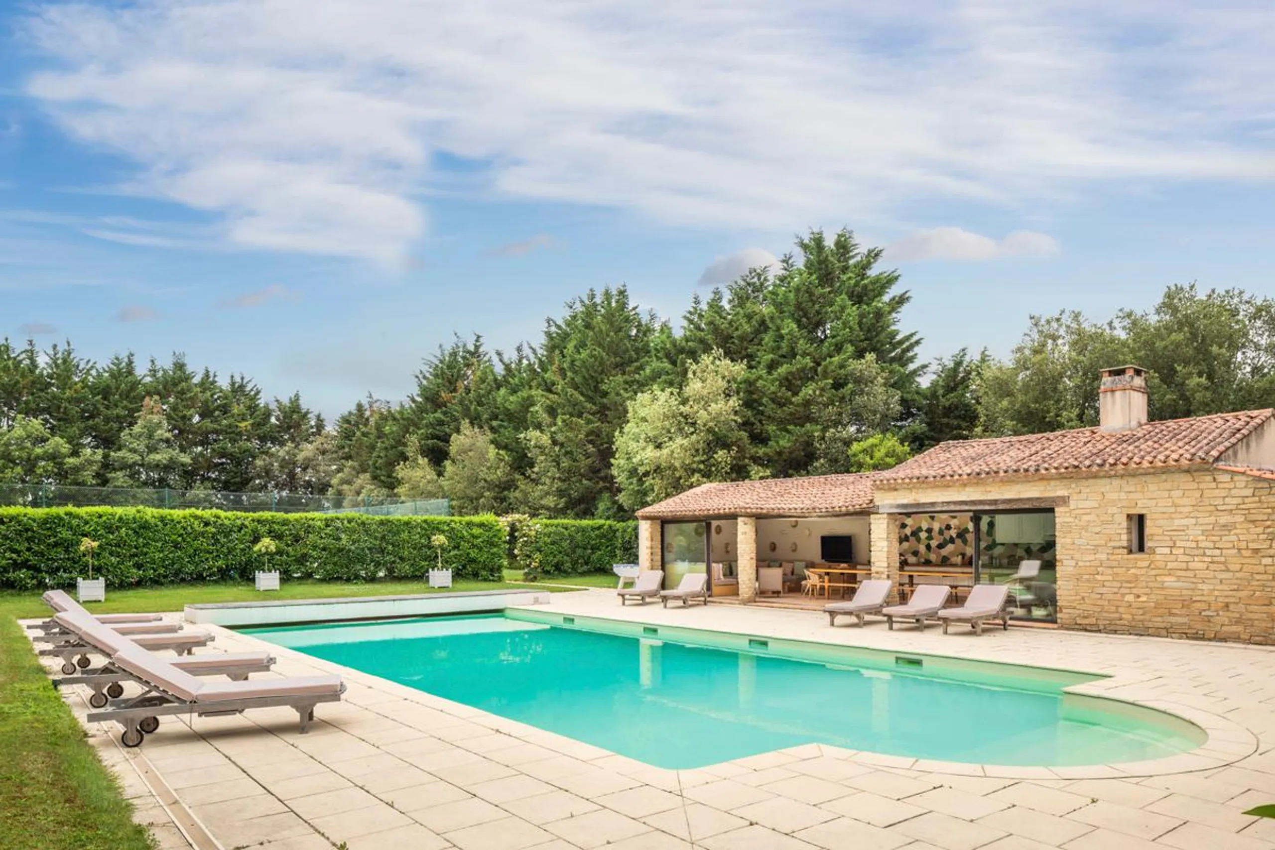 Sensational 18th Century Villa with Private Pool, Garden and Glorious Parkland — photograph 3
