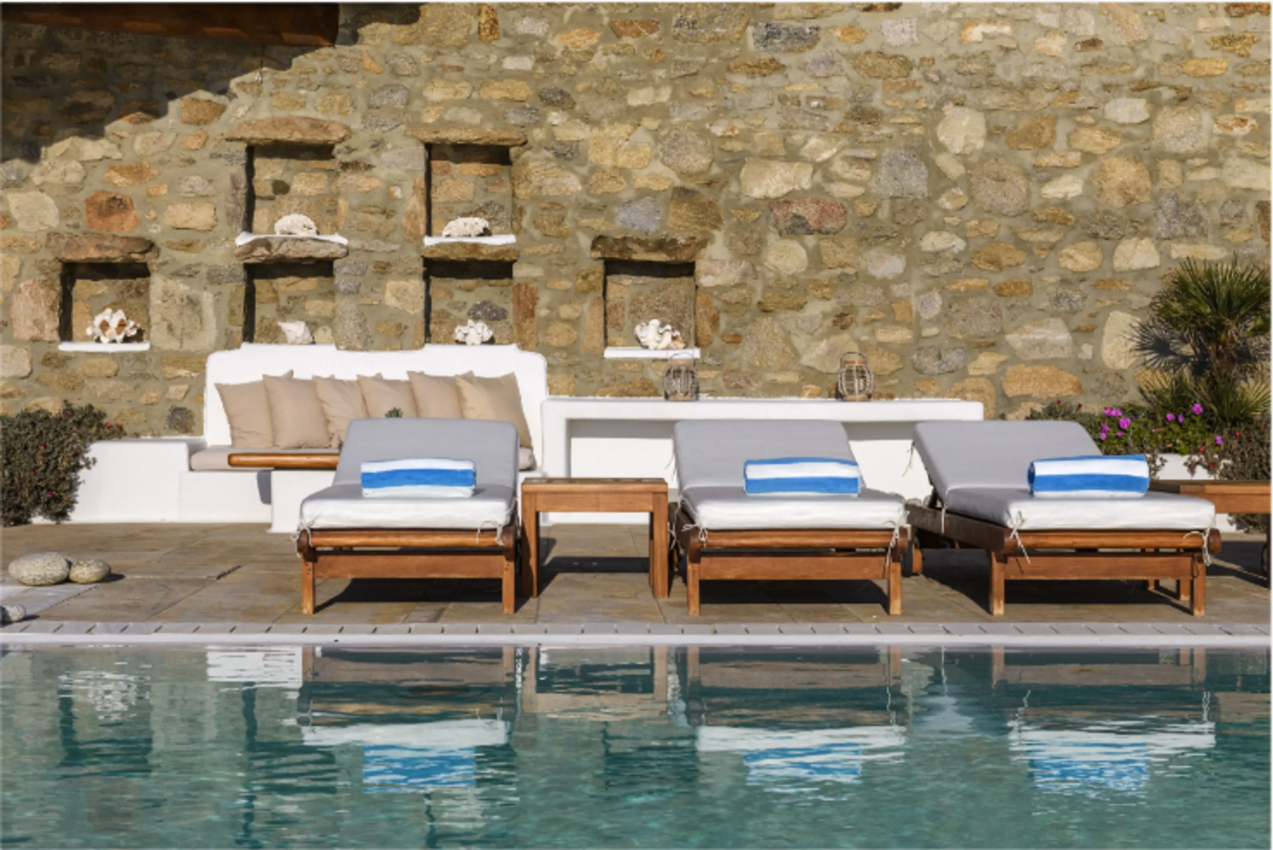 Elegant Mykonos Luxe Retreat with Private Infinity Pool and Ocean Views — photograph 8