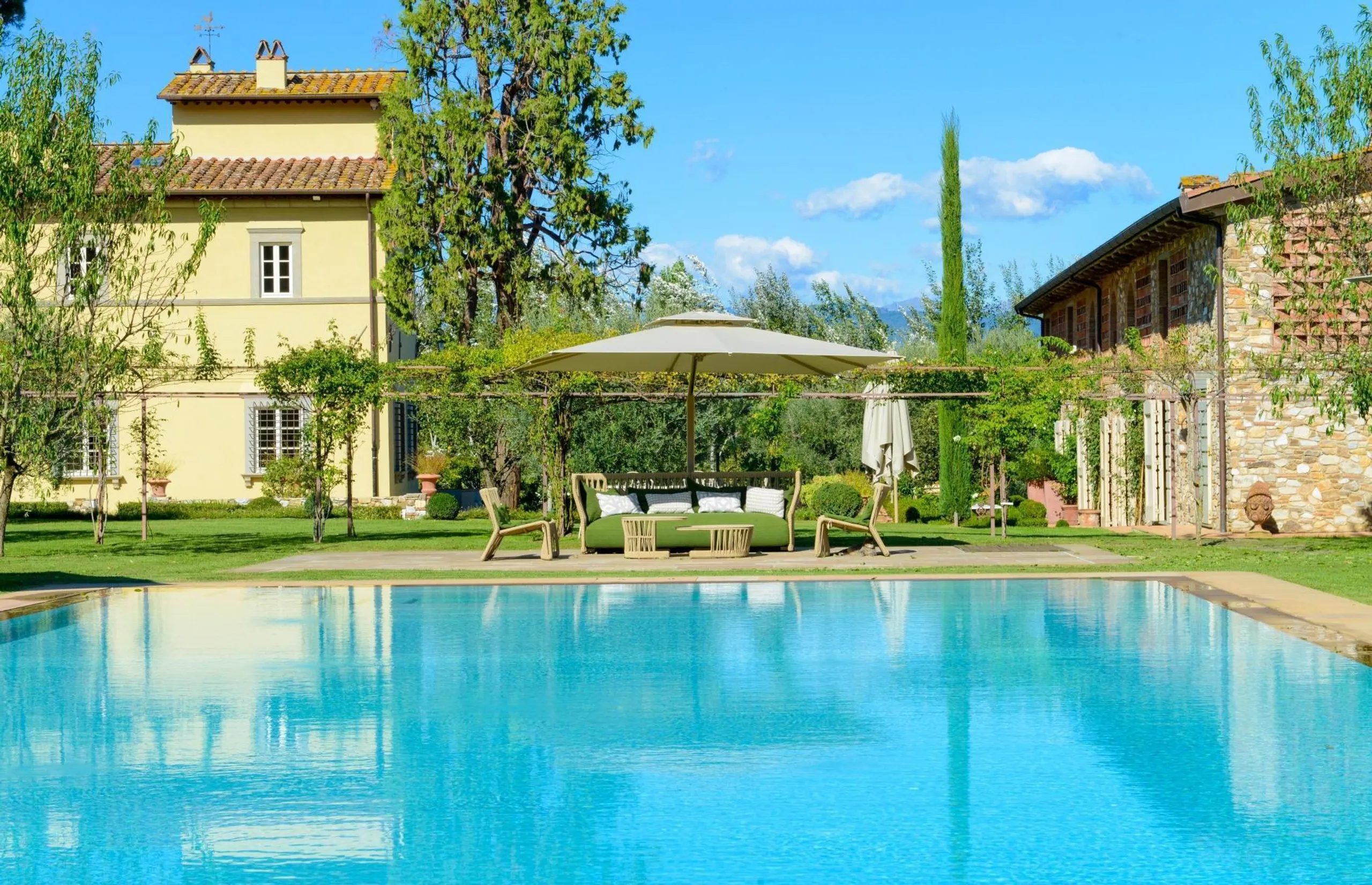 Grand 14BDR Tuscan Estate with Private Pool, Gazebo, and Pool Table — photograph 7