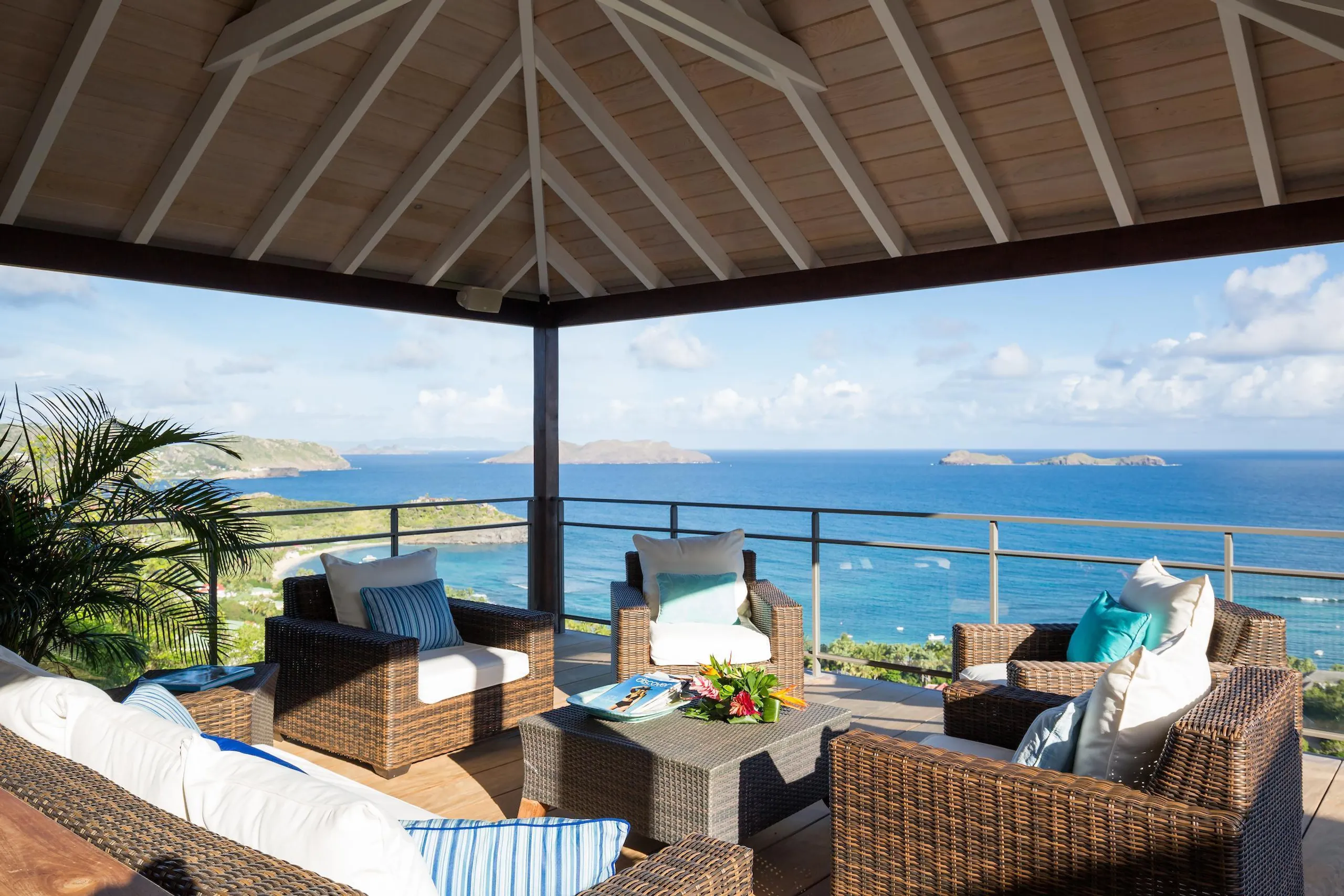 Luxe Haven in Caribbean Paradise with Private Pool and Panoramic Ocean Views — photograph 5