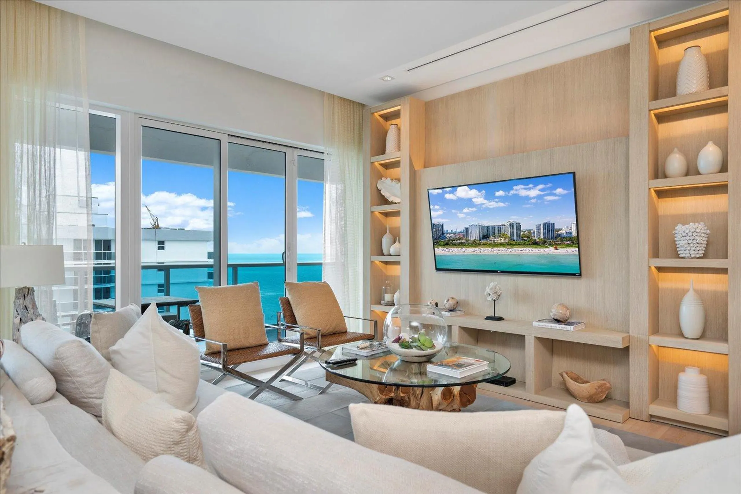 Miami Beach Ocean View Penthouse with Resort Style Amenities — photograph 5