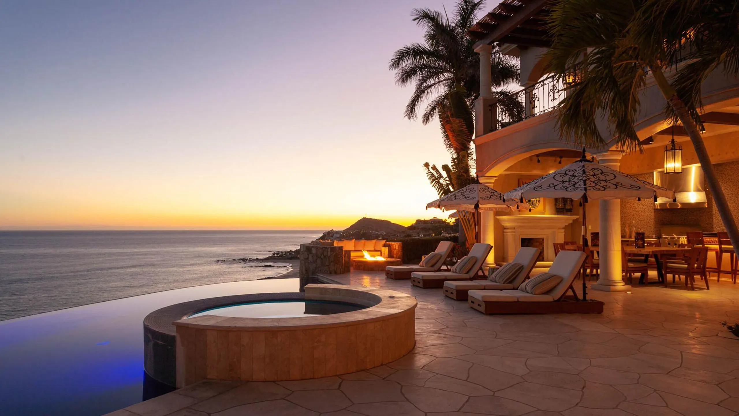 Palmilla Grand Estate with Infinity Pool and Breathtaking Ocean Views — photograph 4