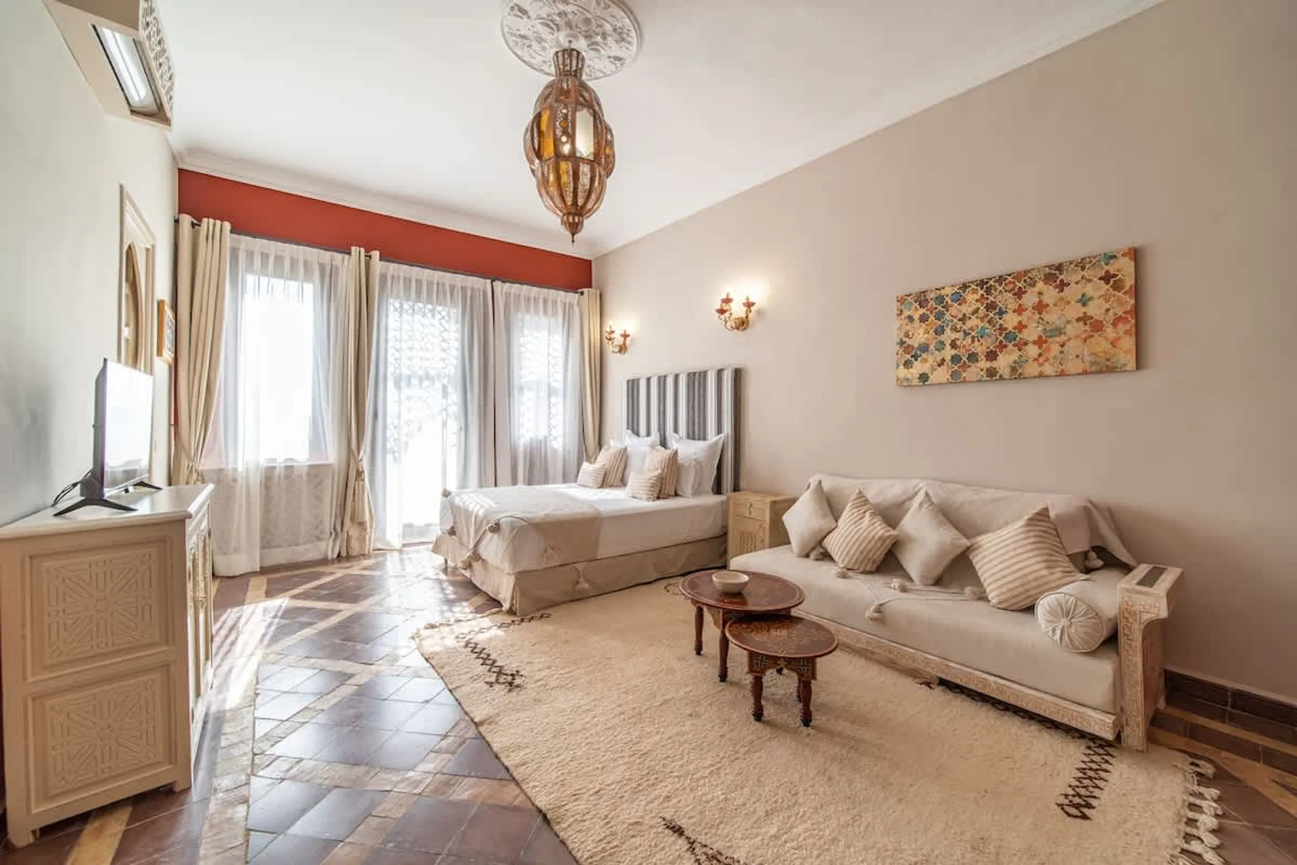 Luxuriant Marrakech Villa with Private Pool and Garden — photograph 11