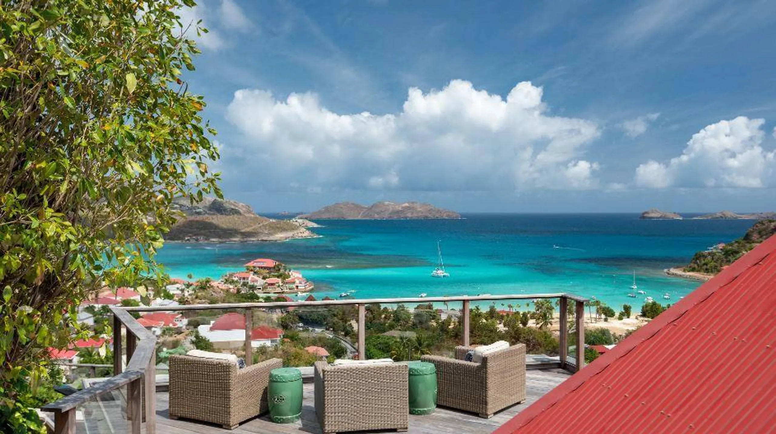 Chic Luxe Villa in St. Barth's: Breathtaking Views of St. Jean Bay — photograph 10