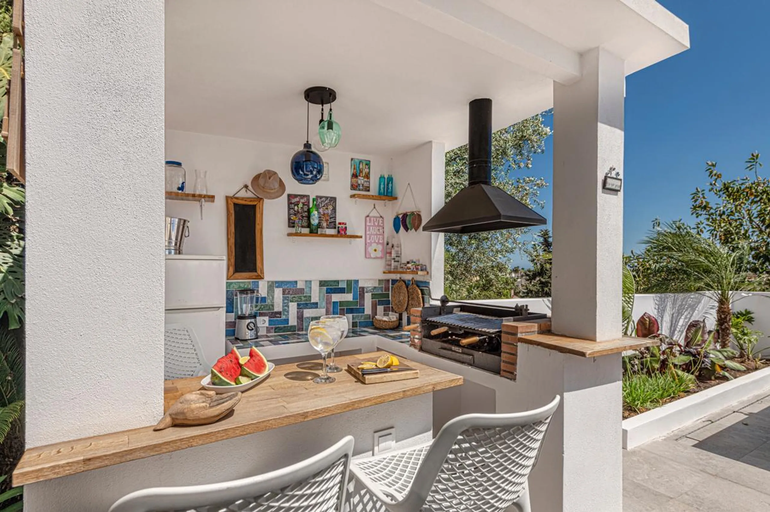Deluxe Contemporary Villa with Pool and Mijas Hills Views — photograph 9