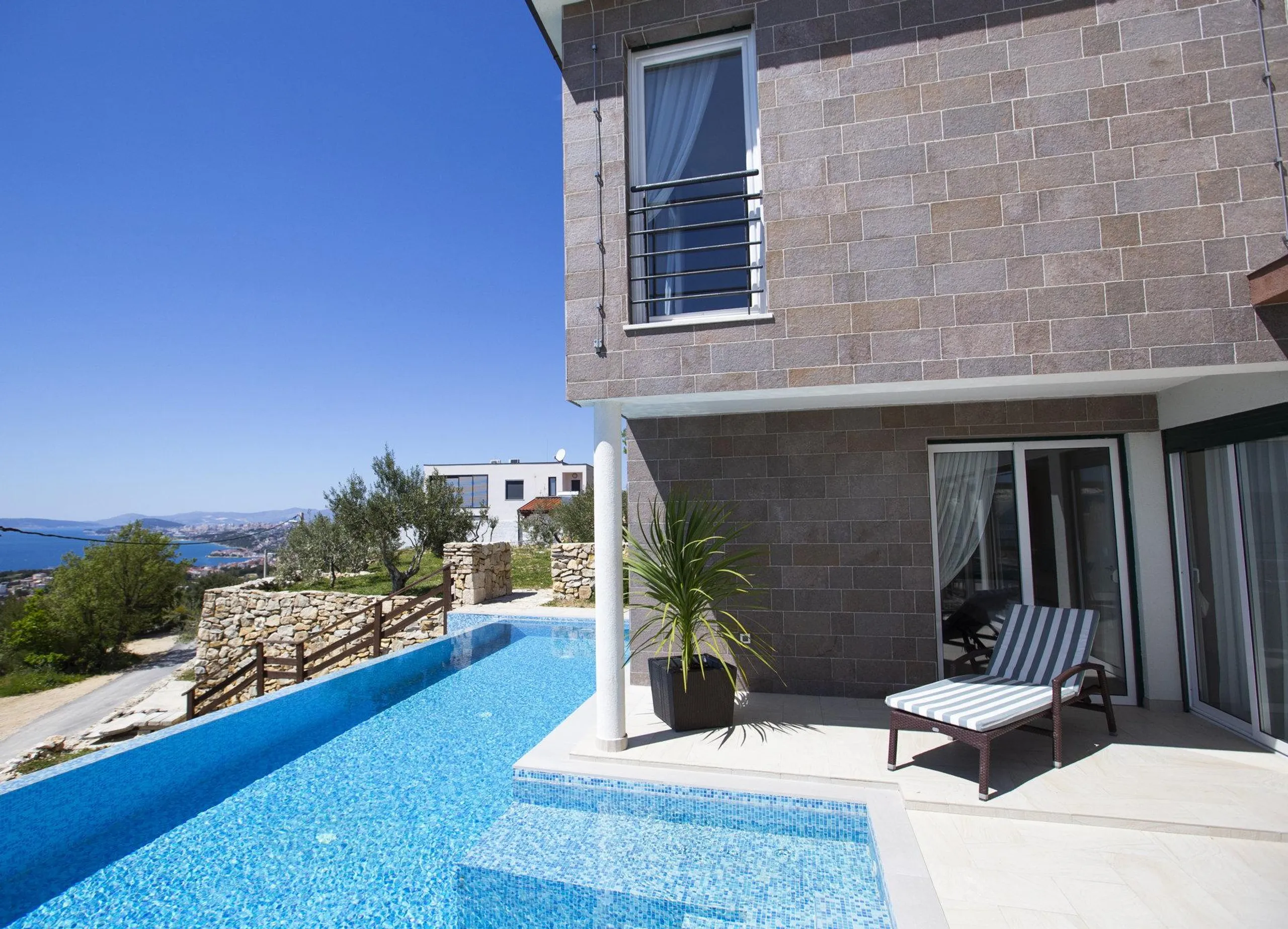 Relaxing Mediterranean Villa with Private Pool and Sea Views — photograph 5