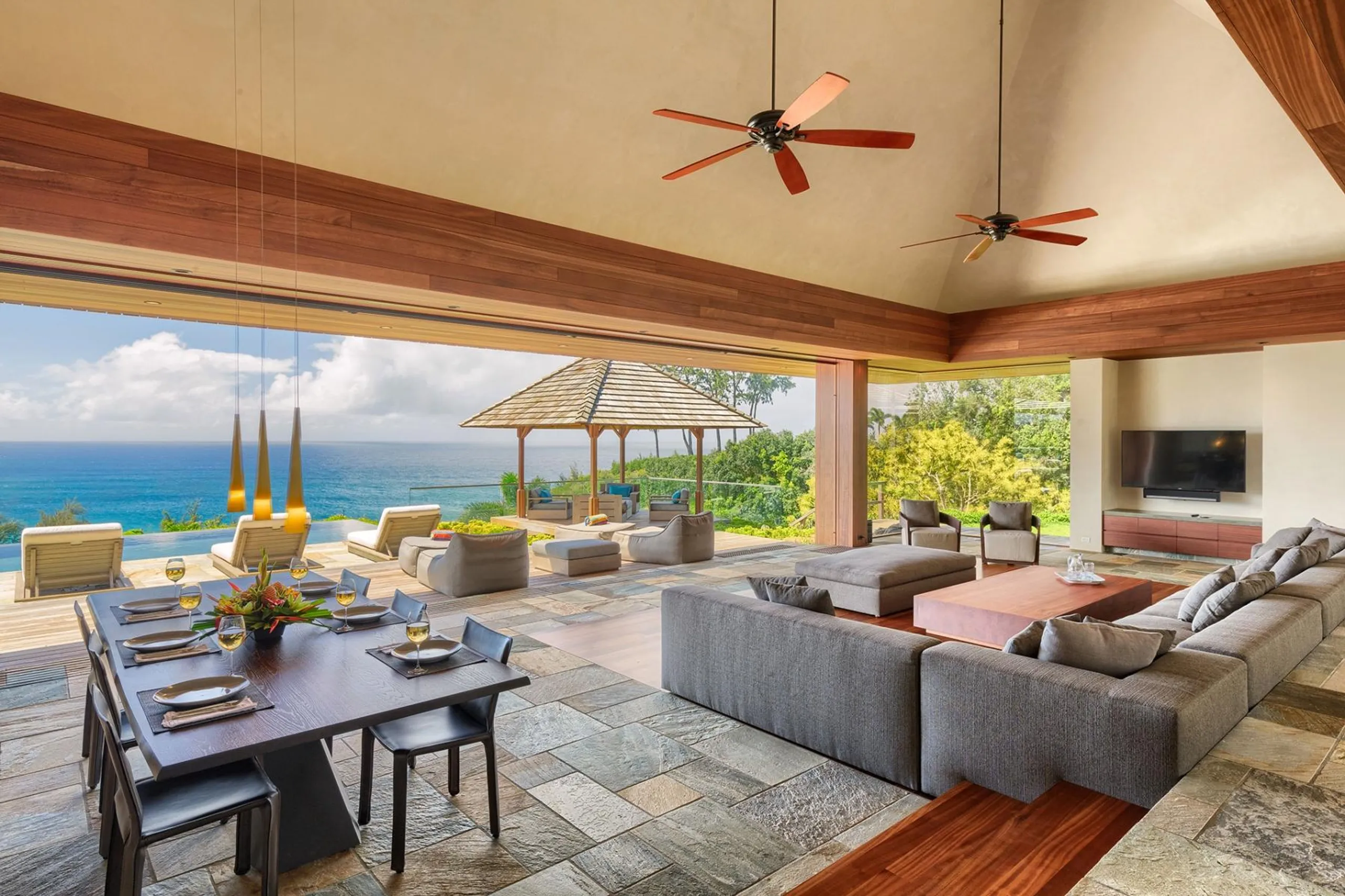 Azure Cliffs Sanctuary Estate with Ocean View Infinity Pool — photograph 5
