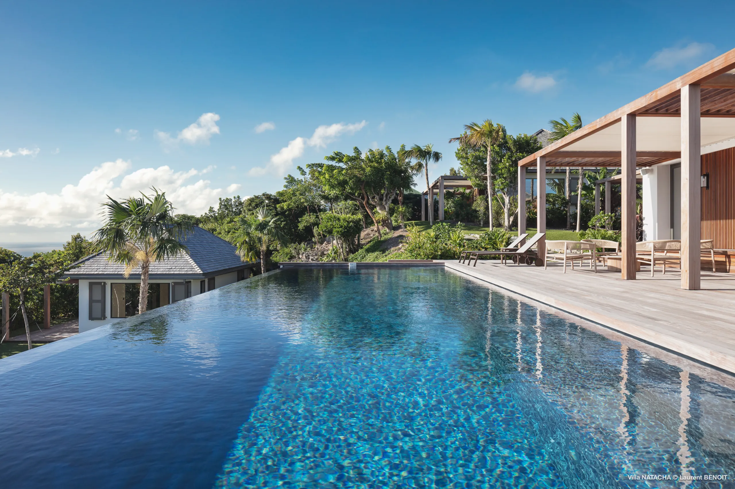 Sophisticated Lurin Villa with Heated Pool & Sea Views — photograph 3