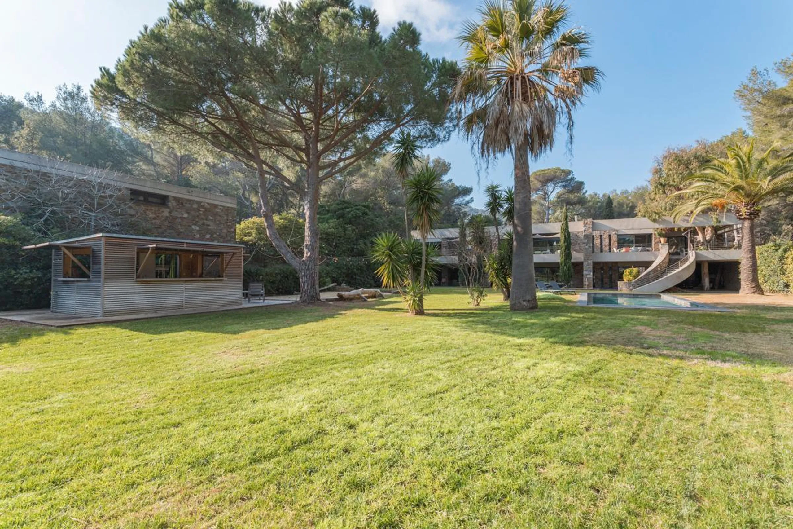 Deluxe Spacious Villa with Pool and Gaou Bay Nearby — photograph 9