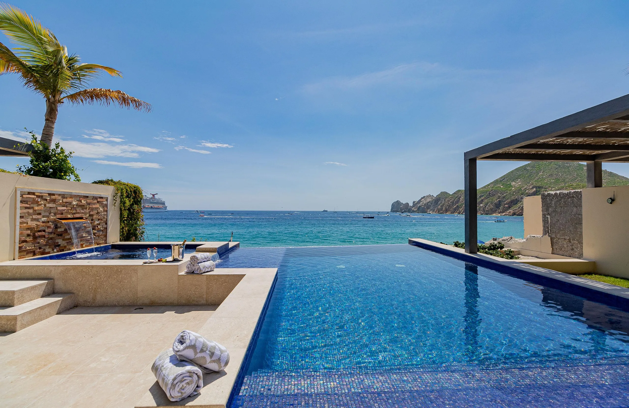 Deluxe Relaxation Villa with Infinity Pool and Stunning Ocean View — photograph 8