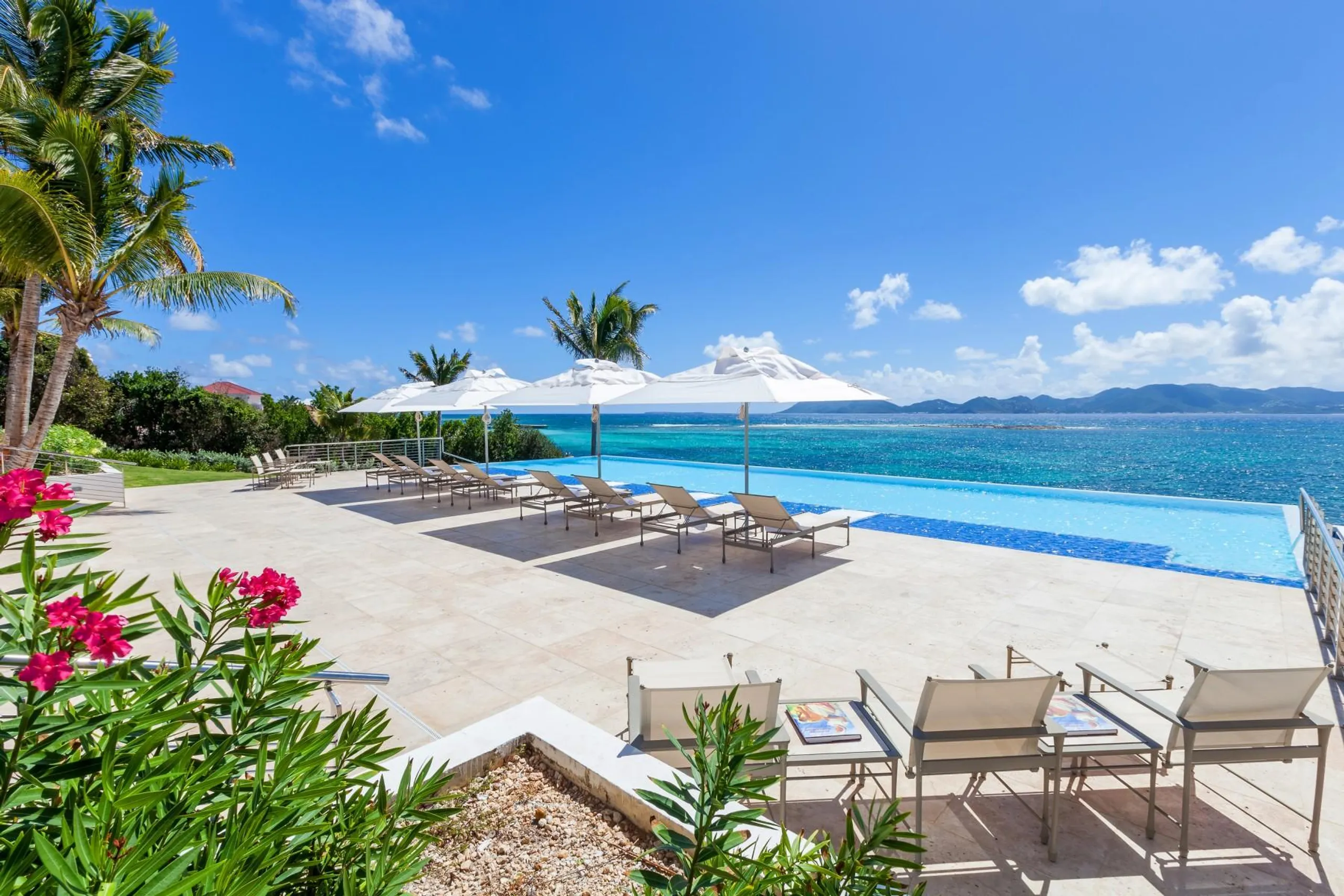Villa Paradise 7 Bedroom, Blowing Point