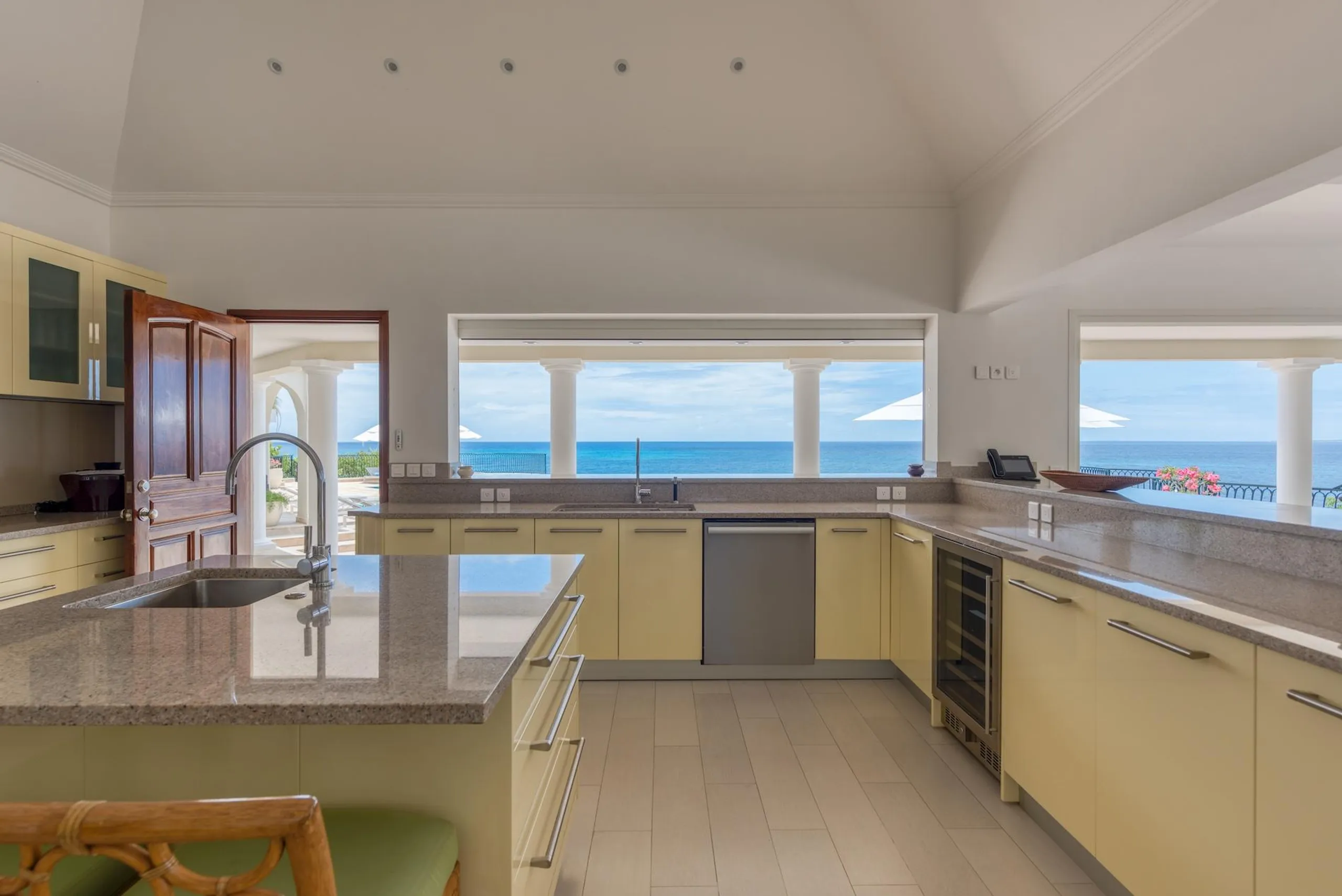 Splendid Moroccan-Inspired 5-Bedroom Villa with Private Pool Overlooking Anguilla — photograph 11