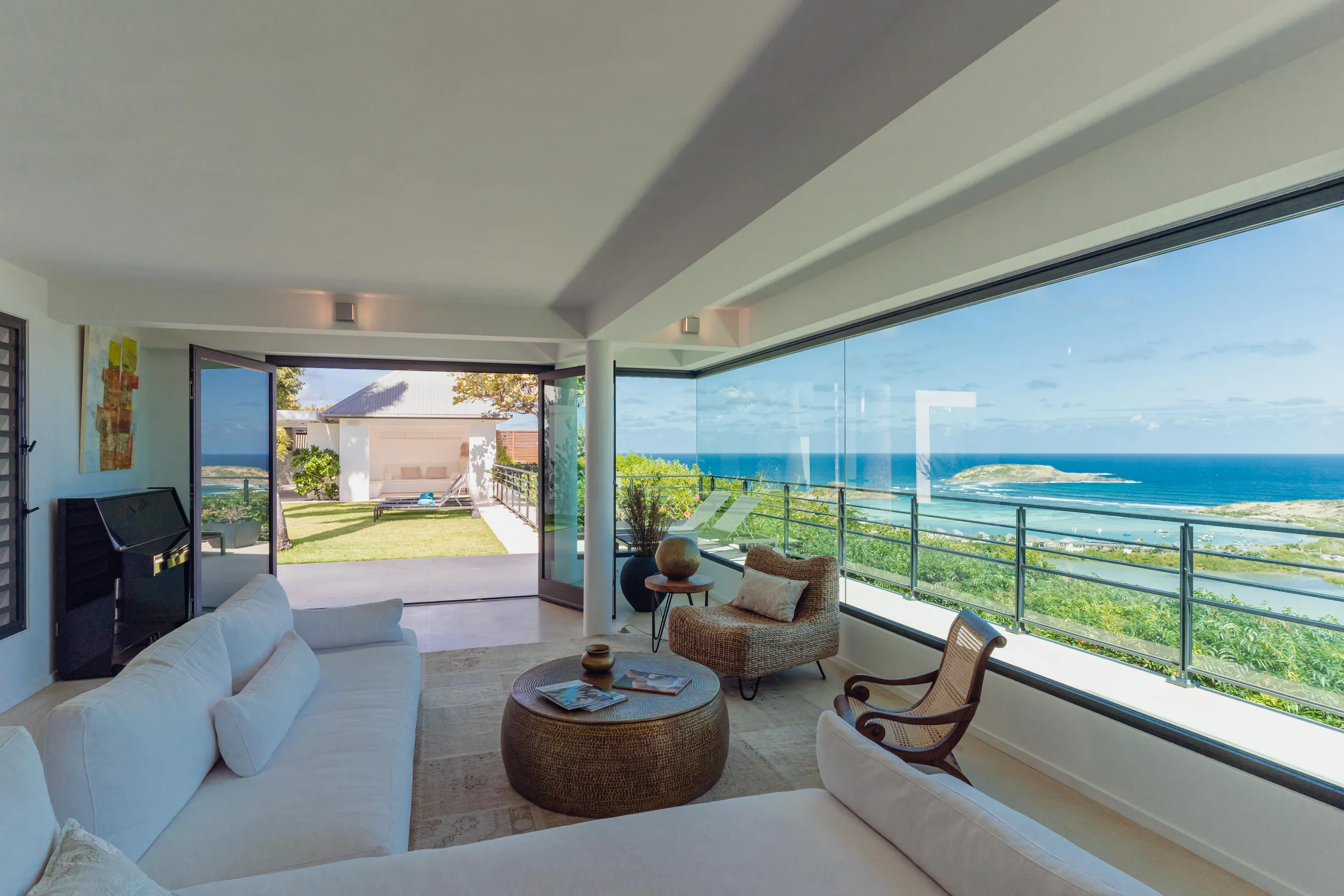 Elegant Oceanview Villa with Private Pool and Gazebo — photograph 6