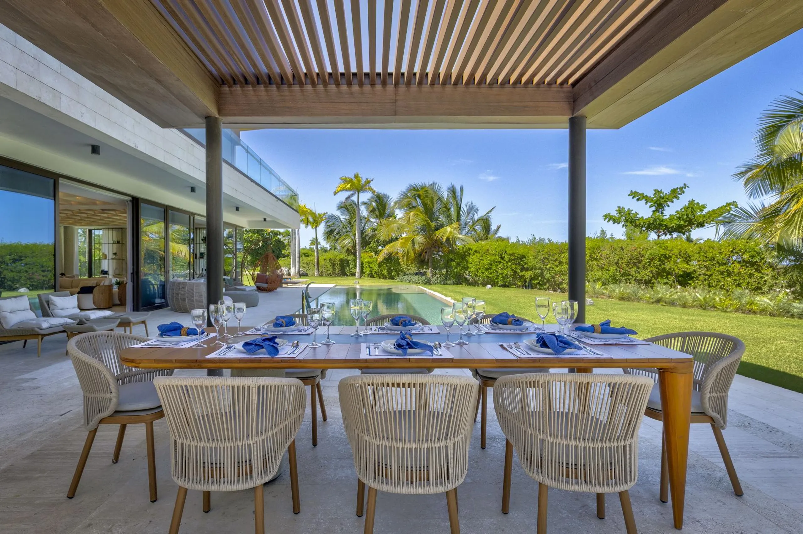 Pristine Punta Cana Villa with Invigorating Pool — photograph 5